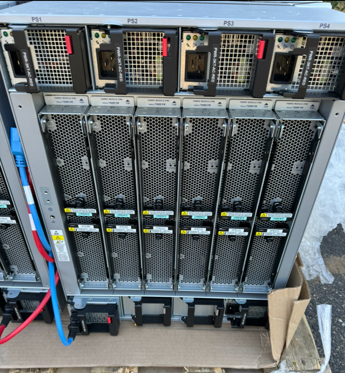 Arista DCS-7508R-BND 7508R Chassis w/ 2x DCS-7500-SUP2 & 4x DCS-7500R2A-36CQ-LC and 6x 7508R-FM & 6x PWR-3KT-AC-RED