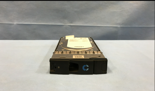 Dell Compellent 300GB 10K FC 3.5" HD w/ tray - PN: 42948-04