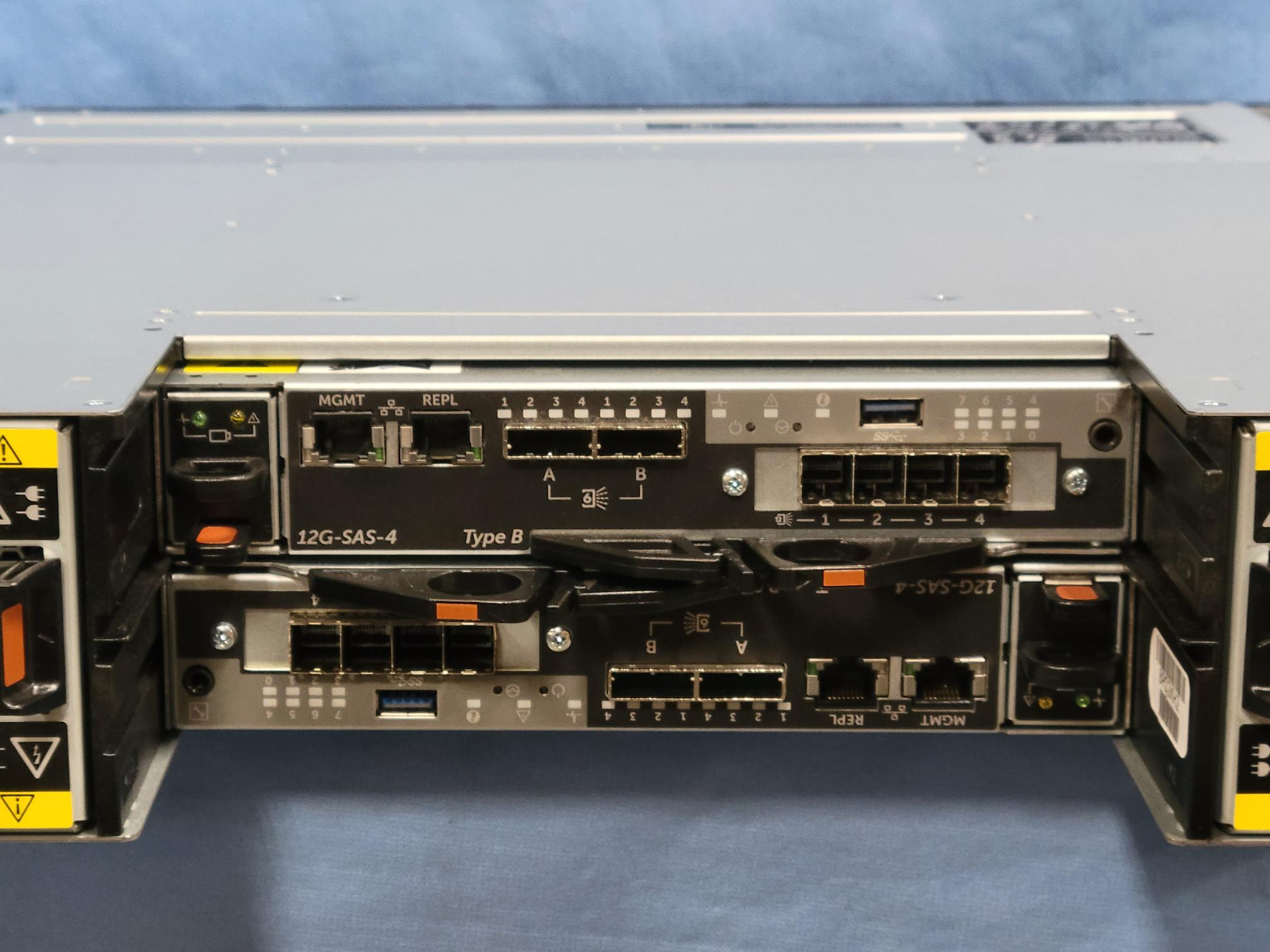Compellent SCv2020 2U 24x 2.5” Storage Array w/ 2x 12G-SAS-4 Controller