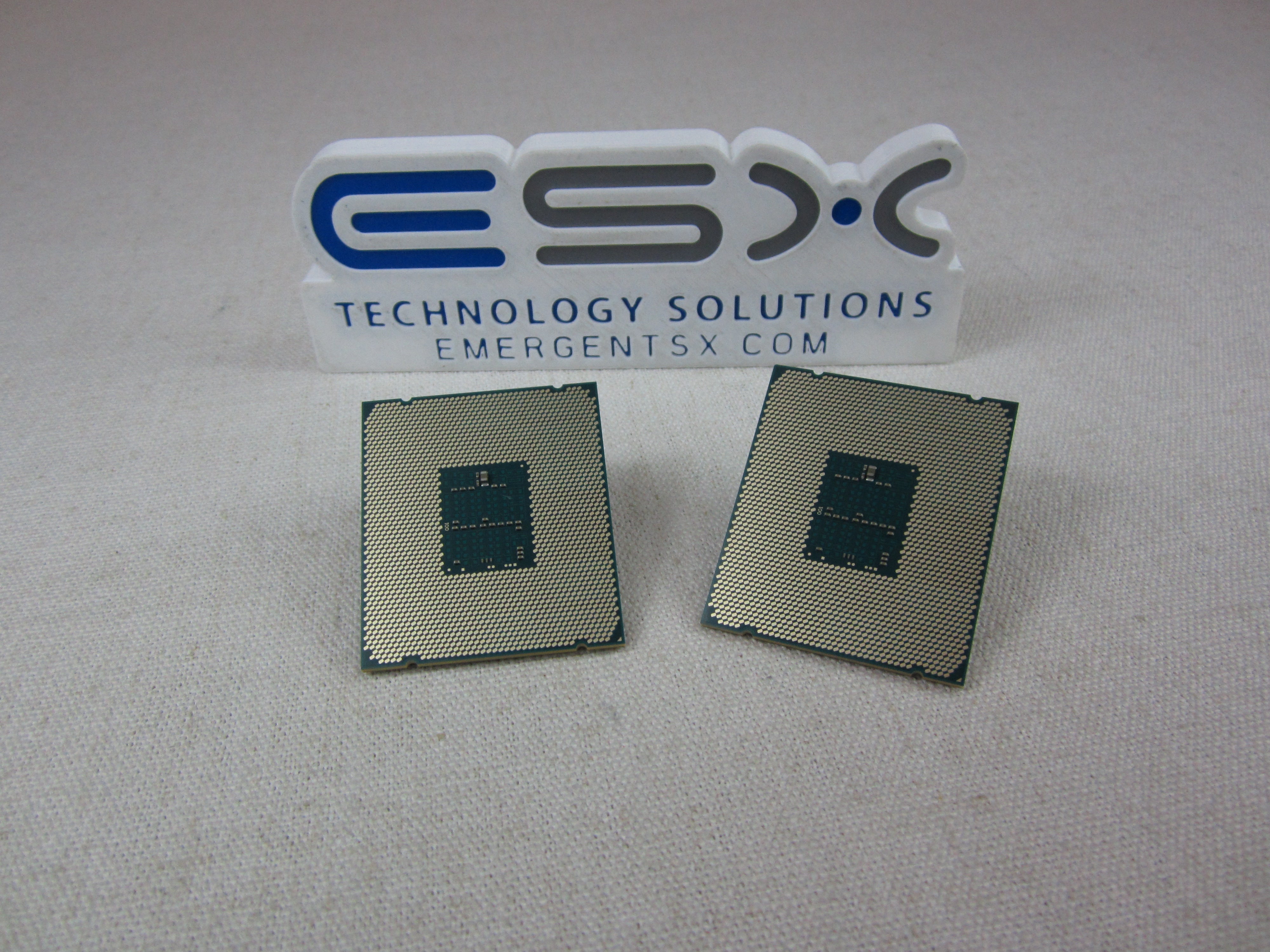Lot of 2x Intel Xeon 12-Core E7-4830v3 @ 2.1GHz, 30MB, 115W Processor SR222 CPU