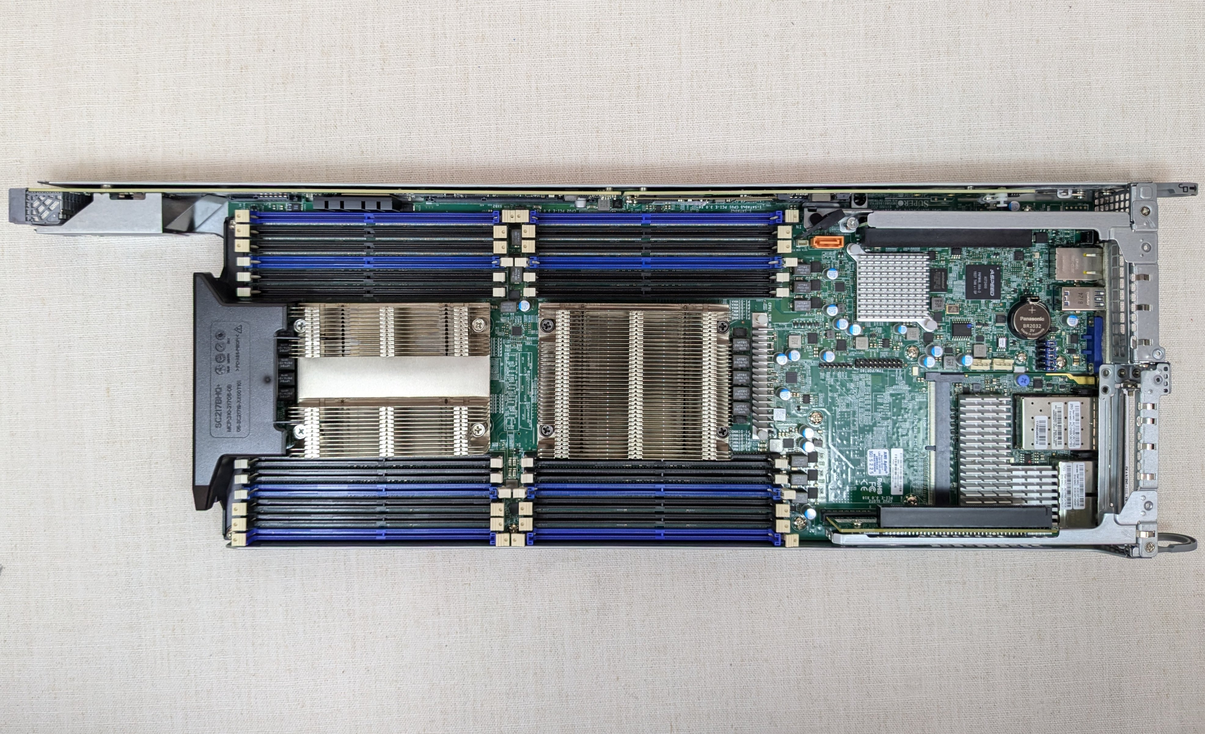Netapp H410S 2U 24x 2.5” Chassis – 4x CTO Node Serverx 2x PSU