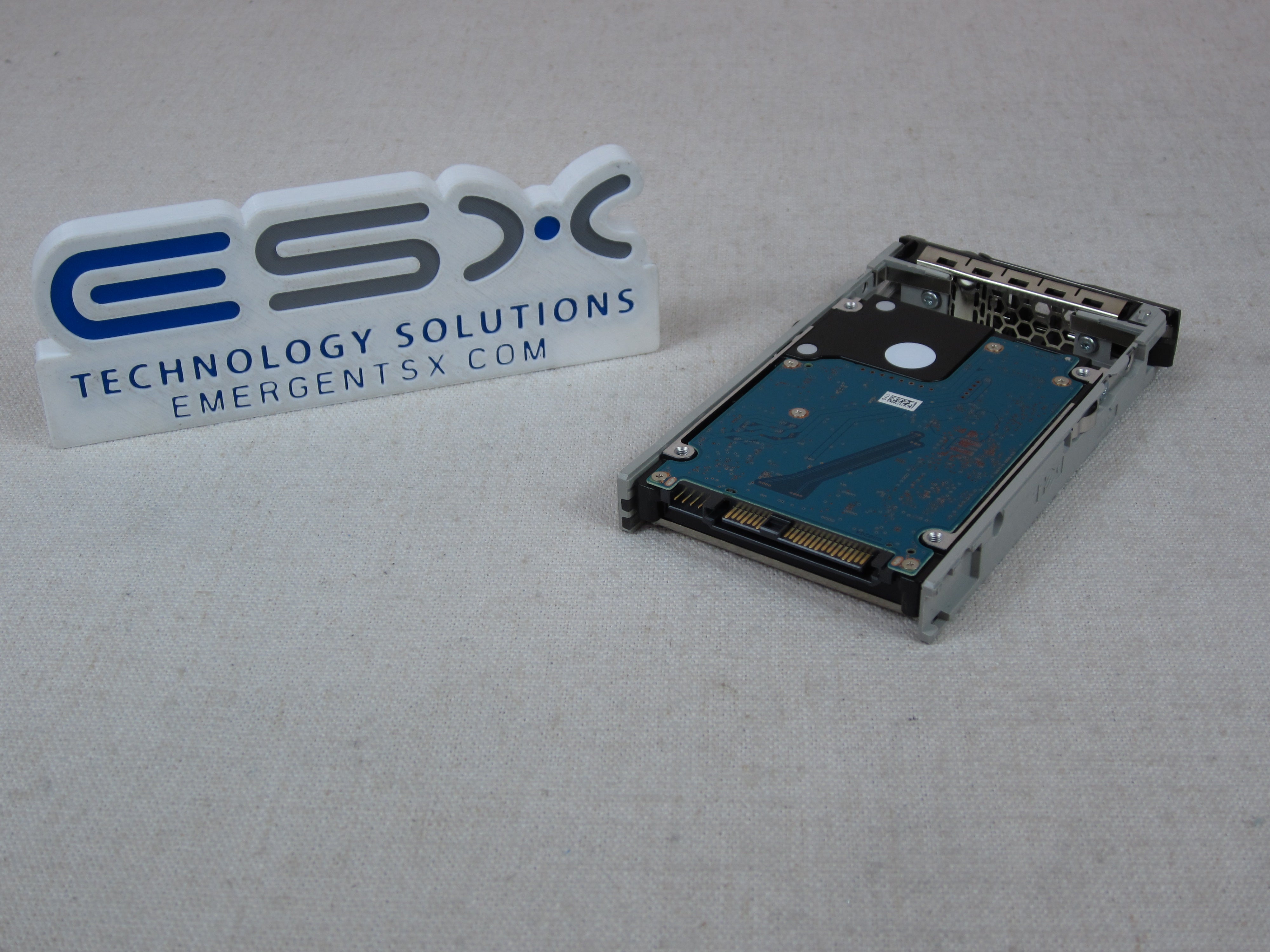 Dell 3K30N 1.2TB 10k 12Gb/s 2.5” SAS Hard Drive Toshiba AL14SEB120NY w/ 13G Tray