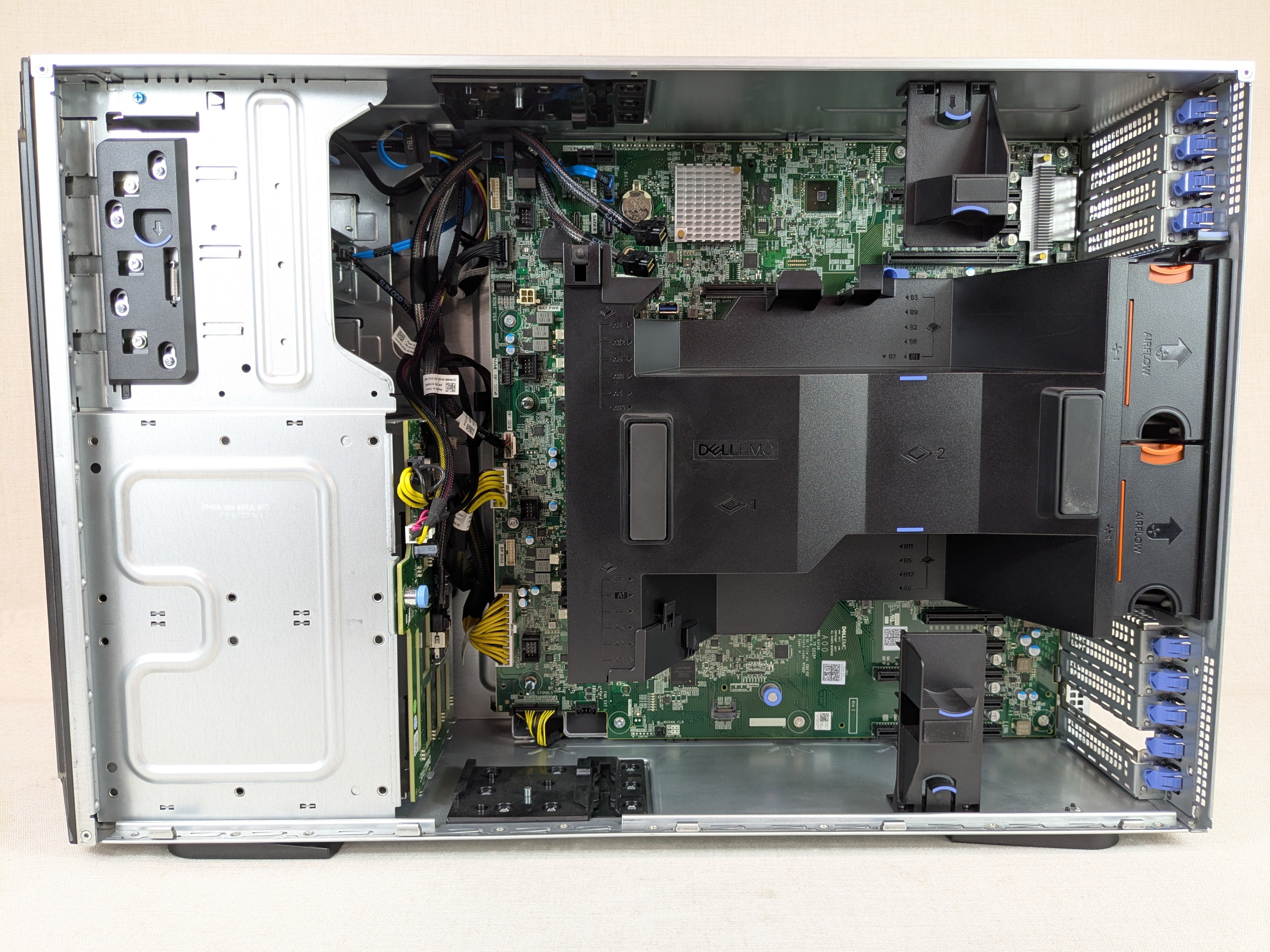 Dell PowerEdge T640 8x 3.5” CTO Tower Server – 1x Heatsink, 2x 1100W, iDRAC