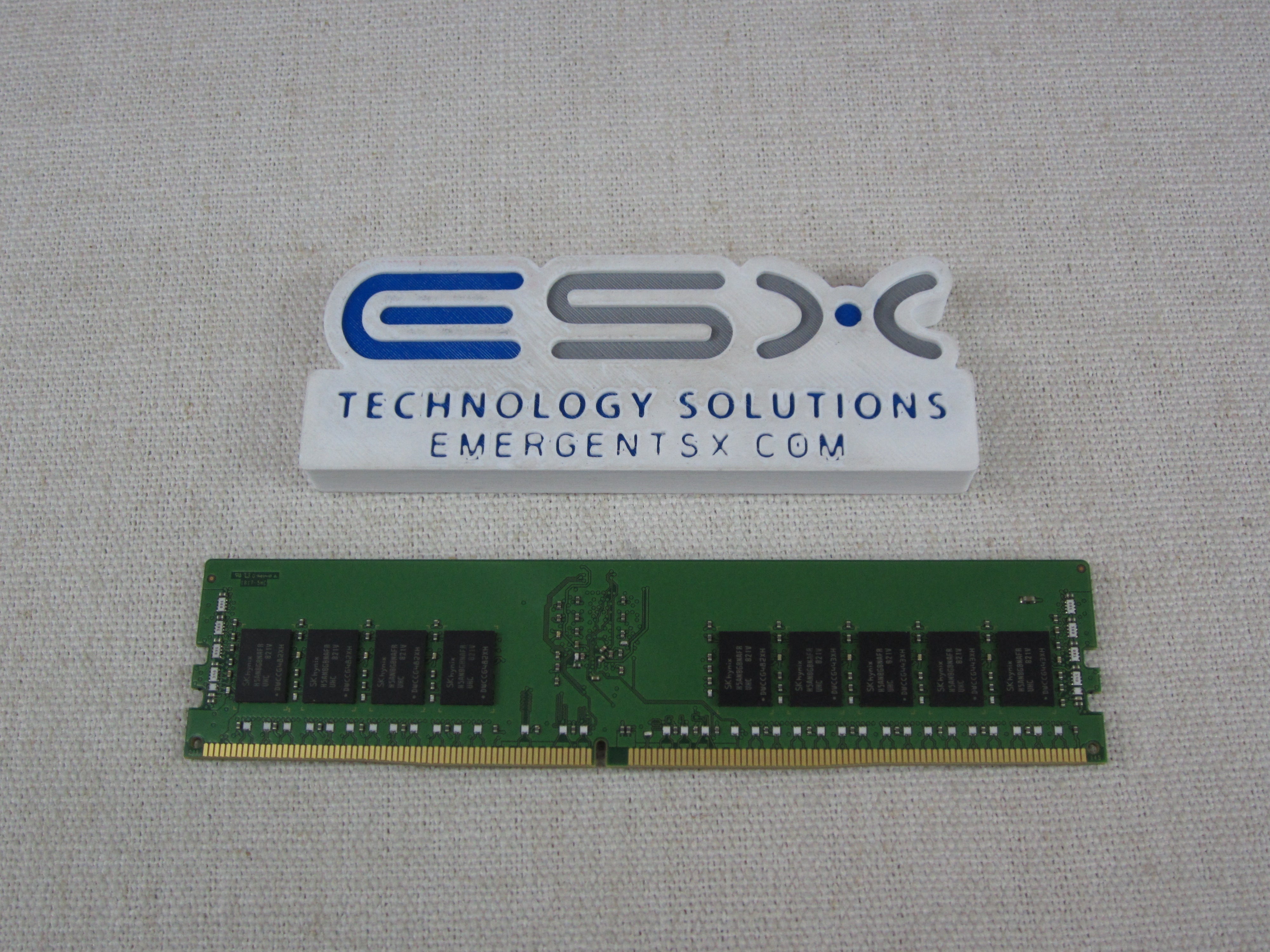 Hynix HMA82GR7AFR8N-UH 16GB 2Rx8 PC4-2400T DDR4 ECC Server Memory DIMM