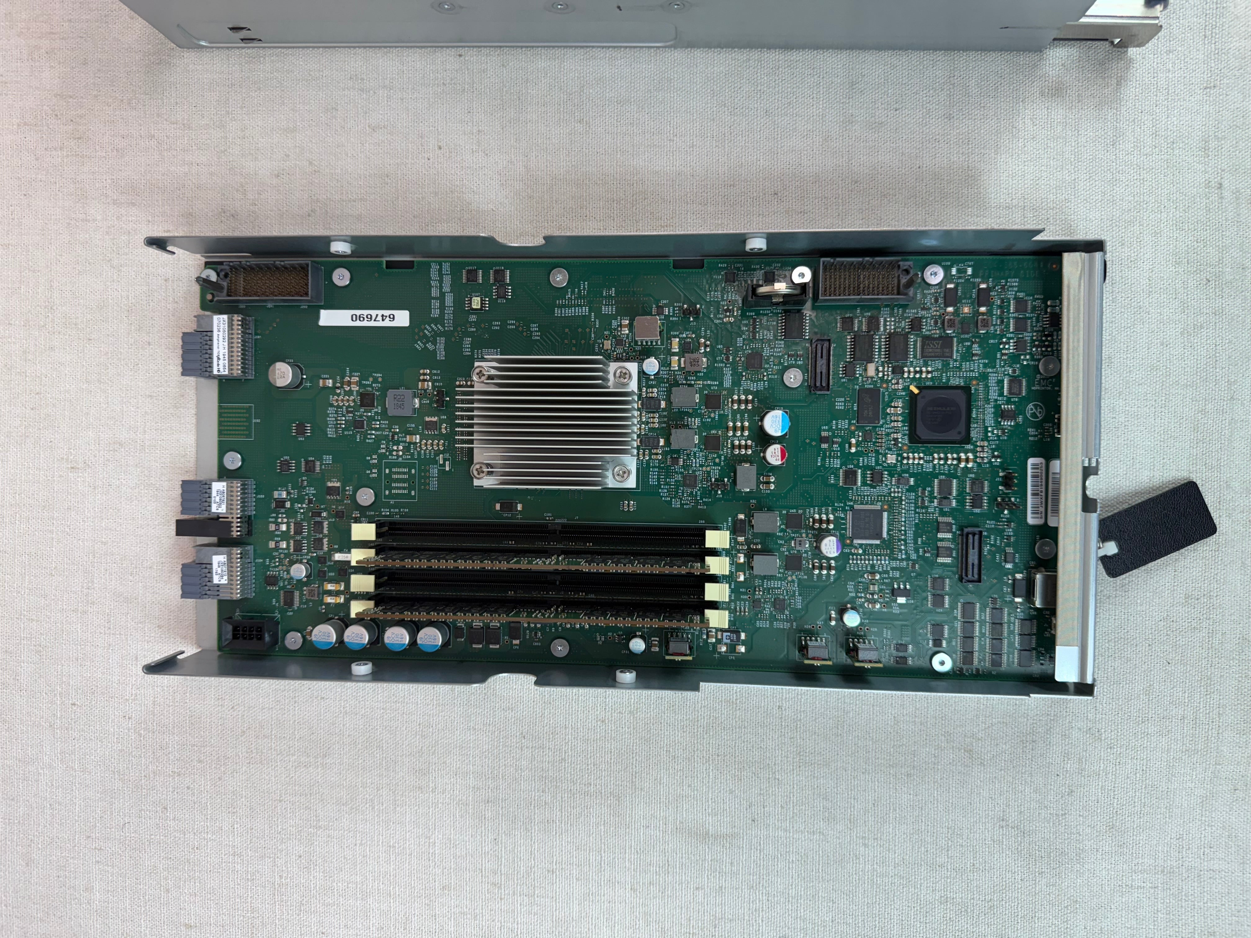 Dell EMC Isilon H400 array | Includes 4 nodes | Bezel & Rails