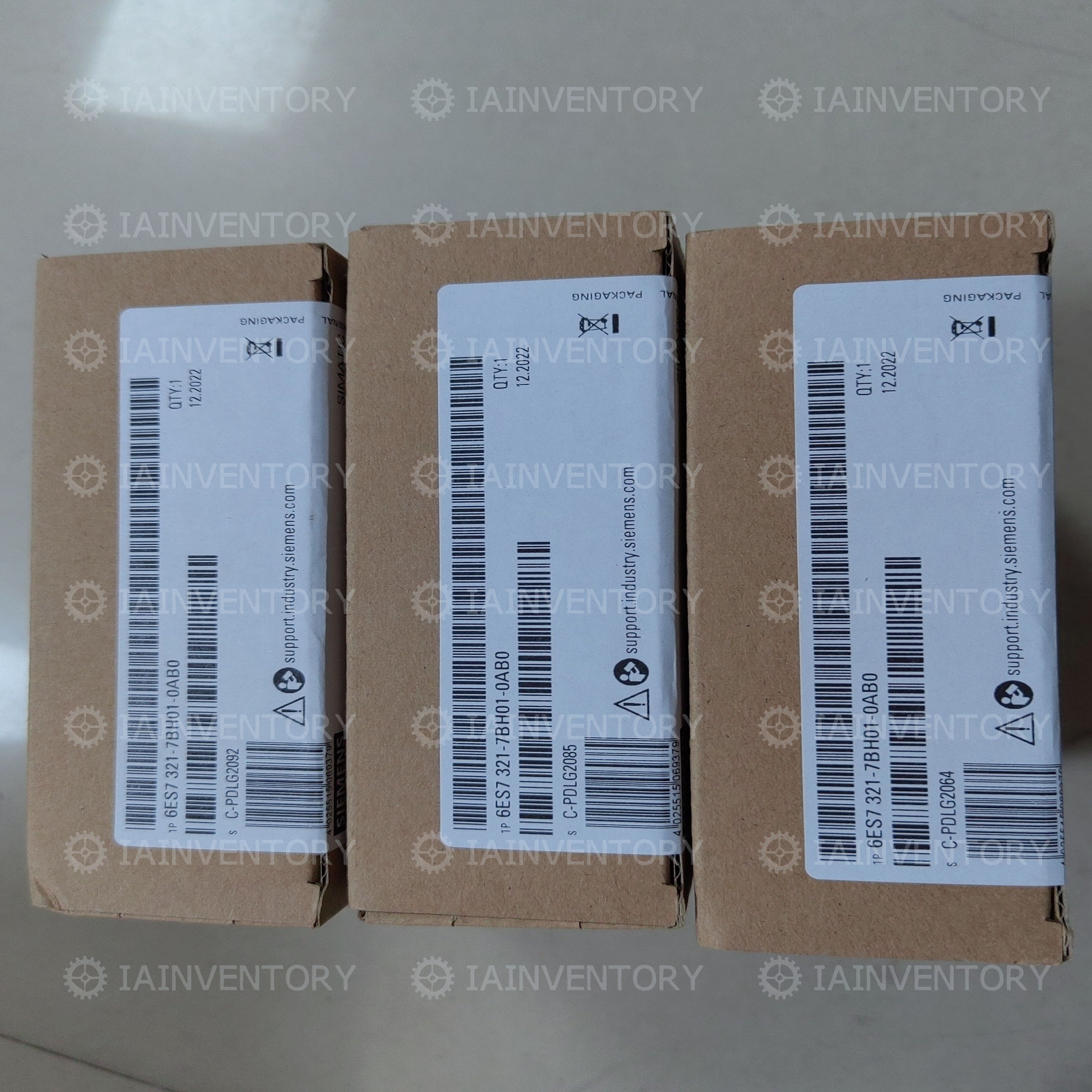 Unopened Siemens 6ES7 321-7BH01-0AB0 6ES7321-7BH01-0AB0