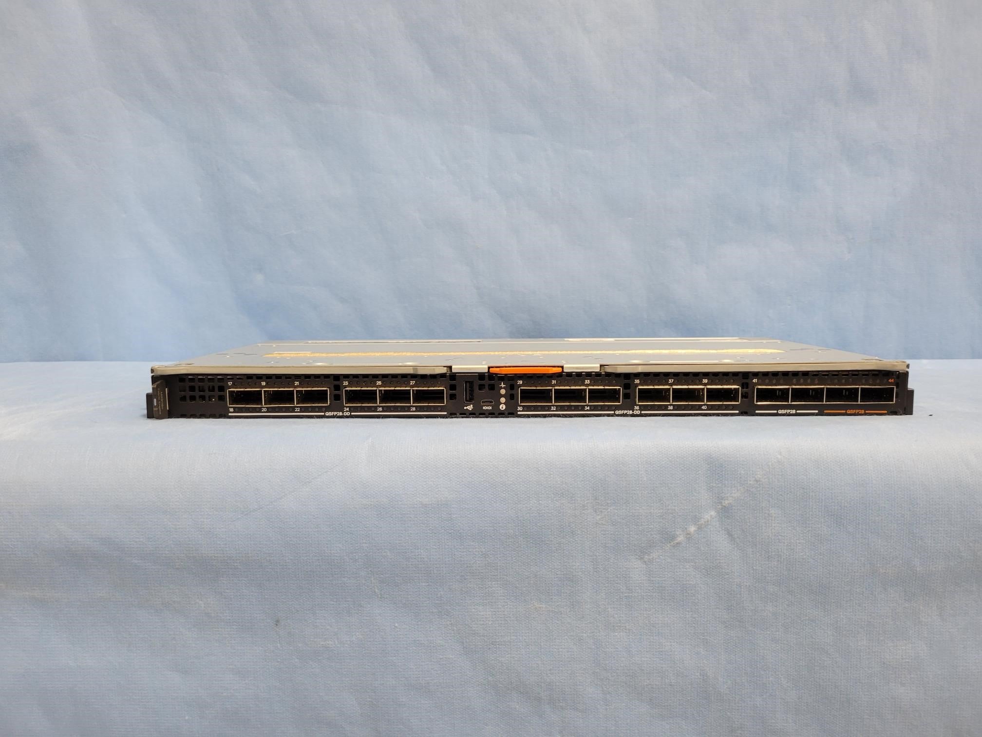 Dell MX7000 MX9116n 25/100GbE Fabric Switch Engine 12x QDD28 2x Q28 2x Q28/32GFC