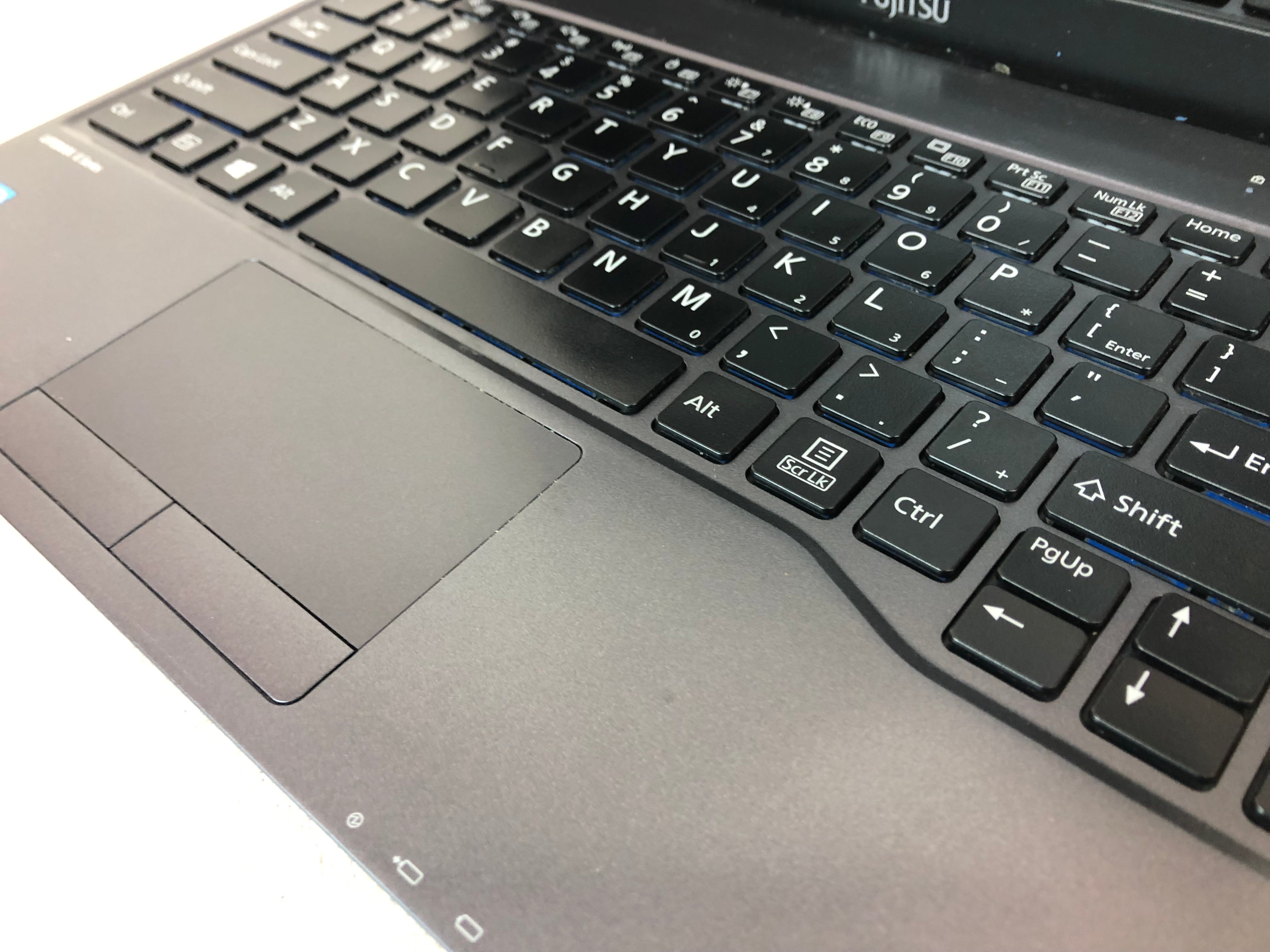 Fujitsu Lifebook U938 13.3” i5-8650U, 8GB/256GB, Touch Screen, Power adapter