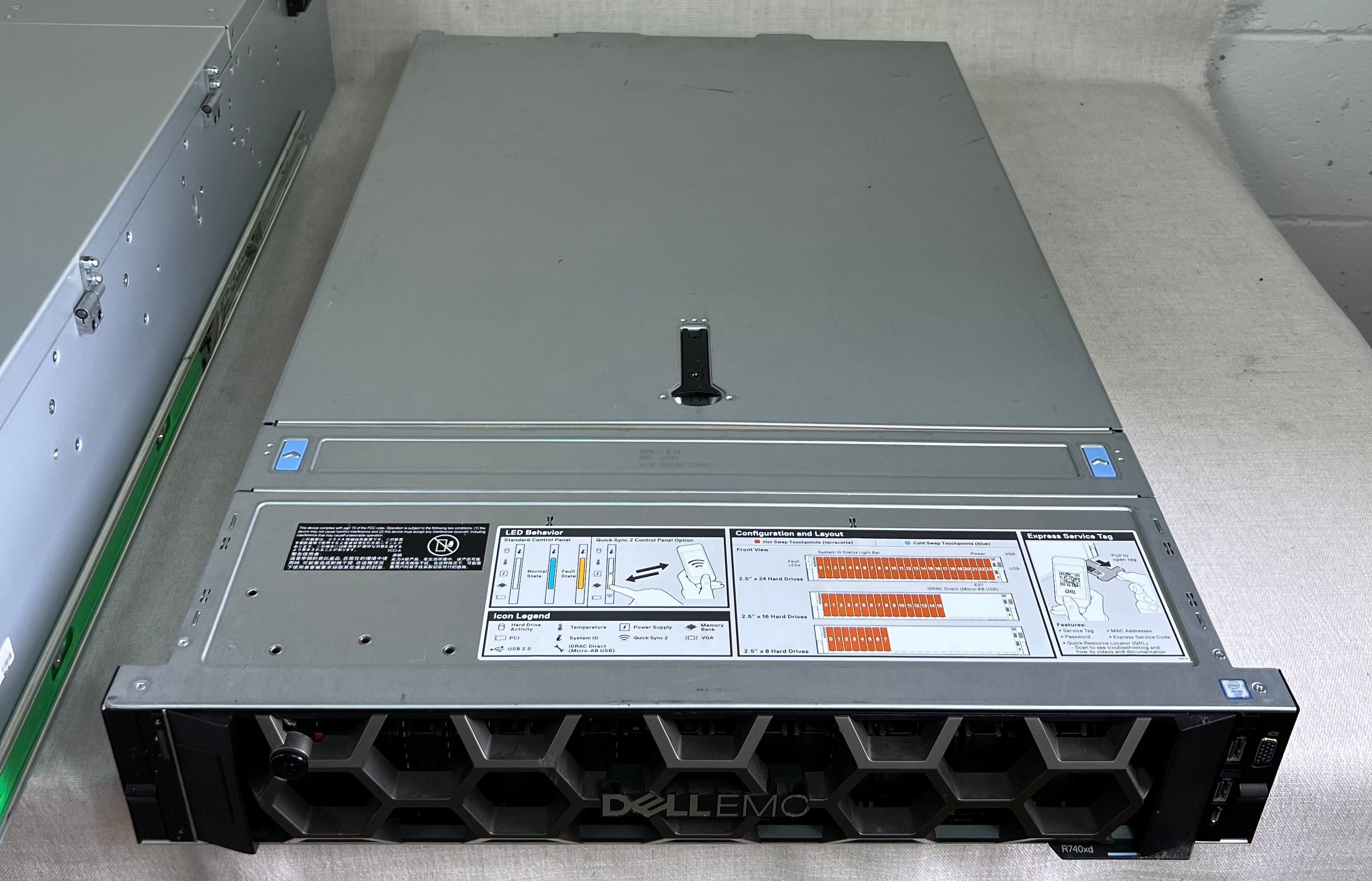 638TB TrueNAS Hybrid Flash Direct Attach Storage Array w/ Dell R740XD Server