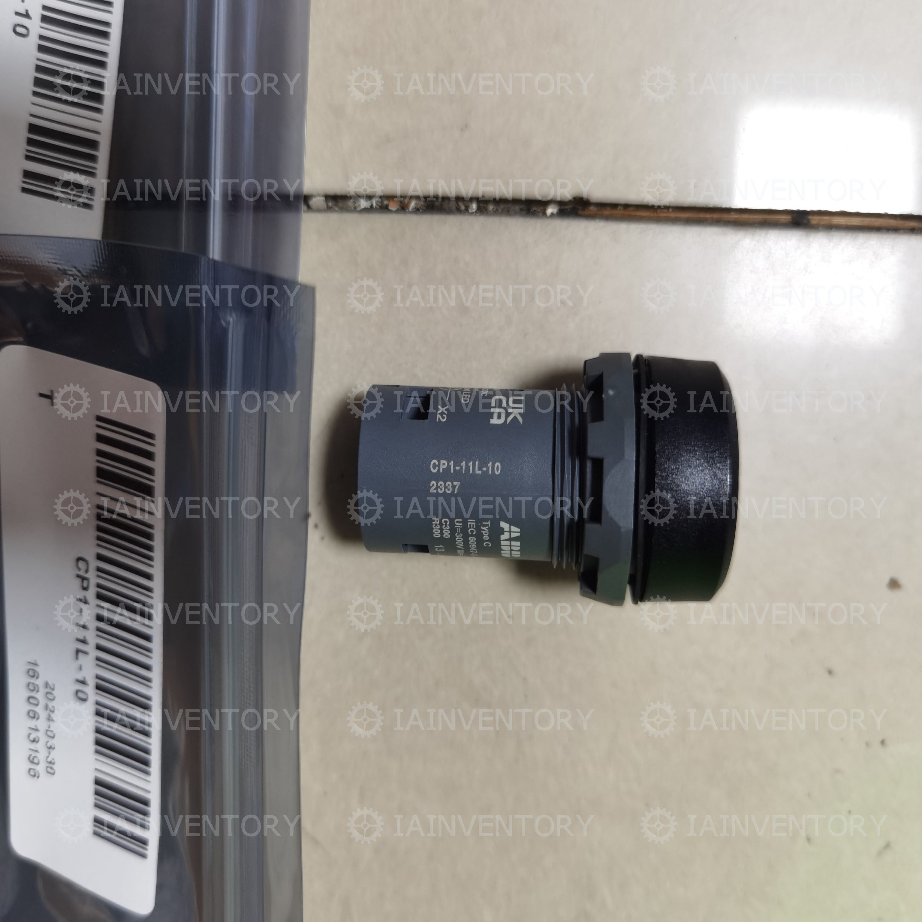 ABB CP1-11L-10 Compact Ill Pb Flush Mom Blue 24V