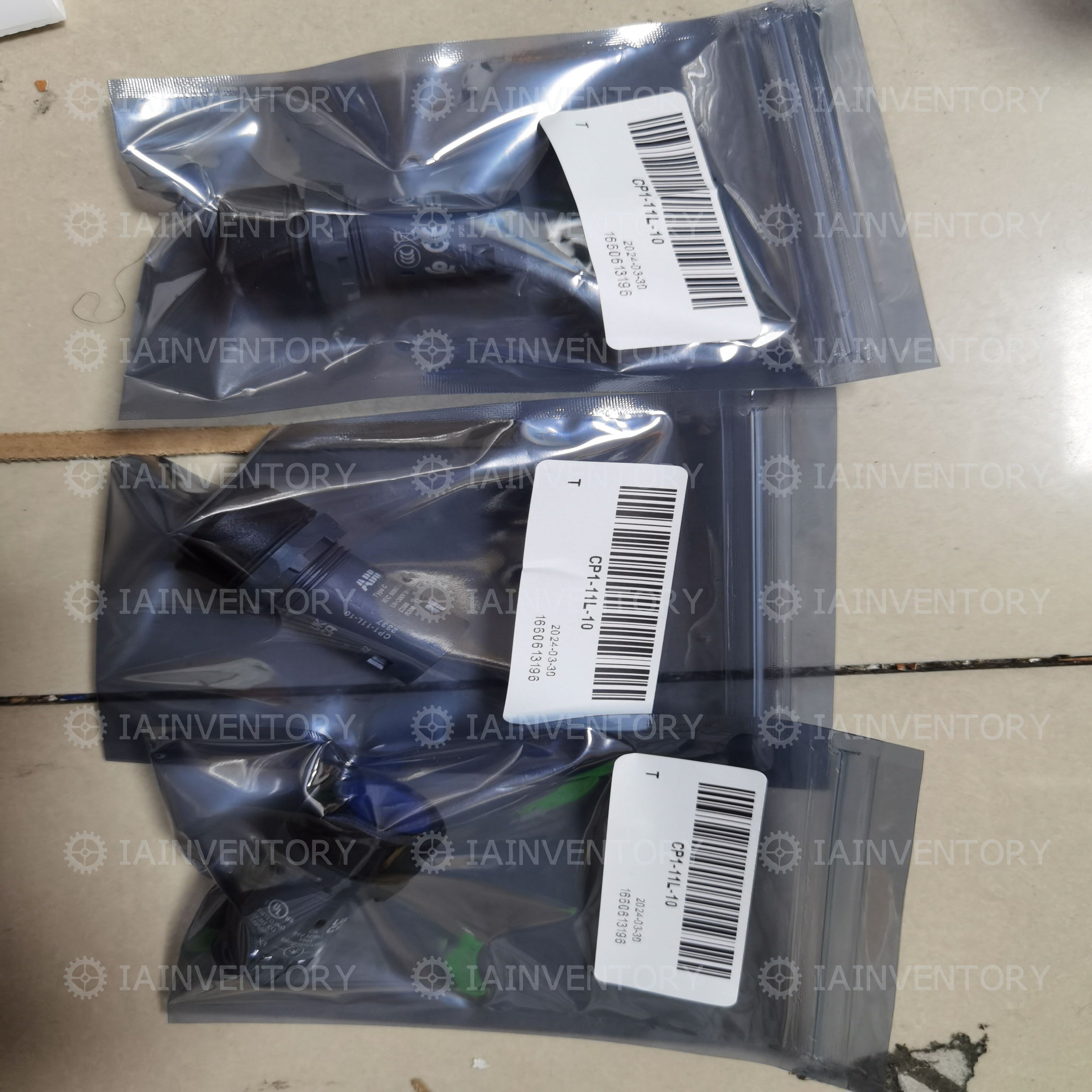 ABB CP1-11L-10 Compact Ill Pb Flush Mom Blue 24V