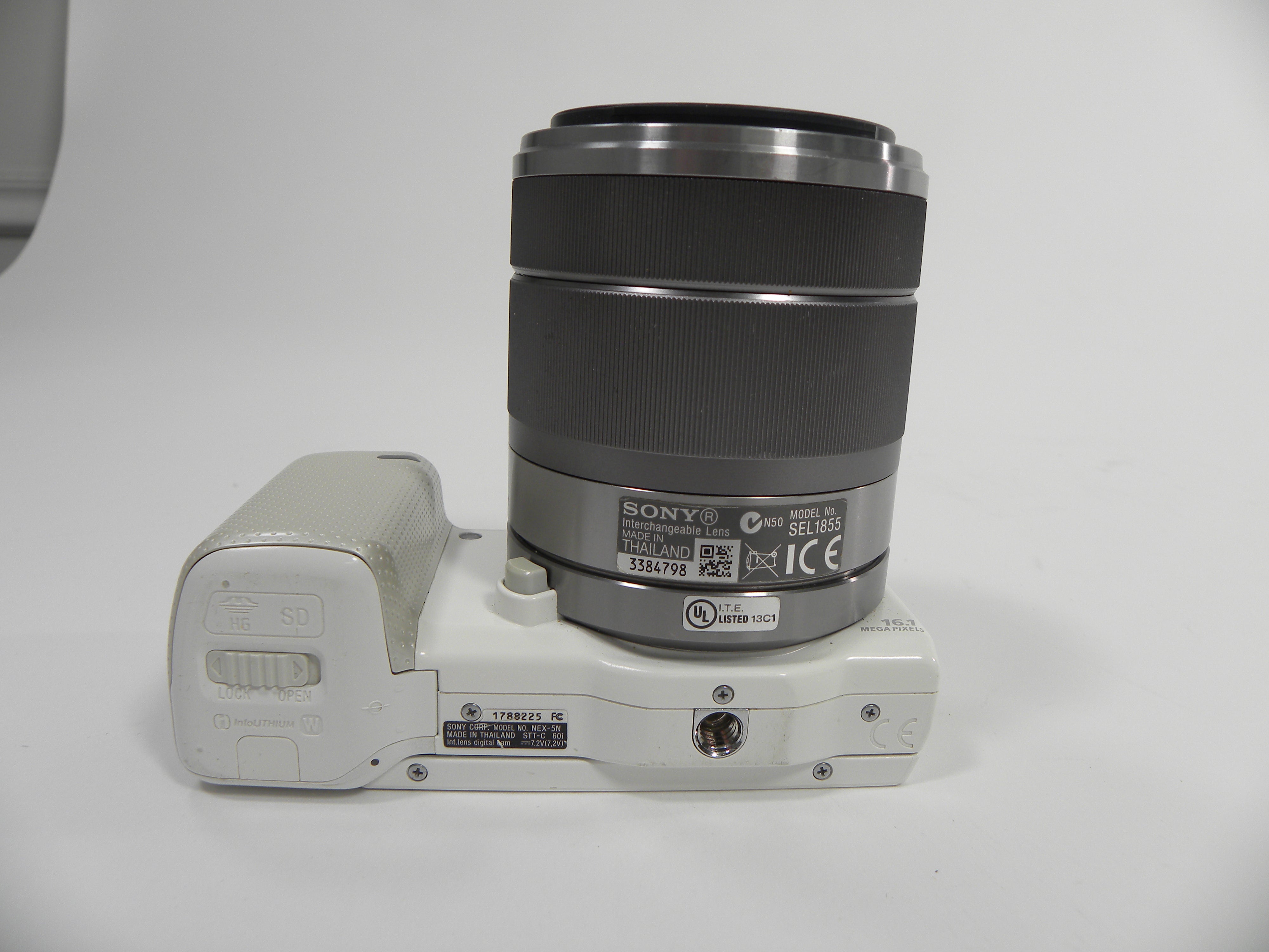 Sony a NEX-5N 14.2mp Digital Mirrorless Camera(White) w/18-55 f3.5-5.6 OSS