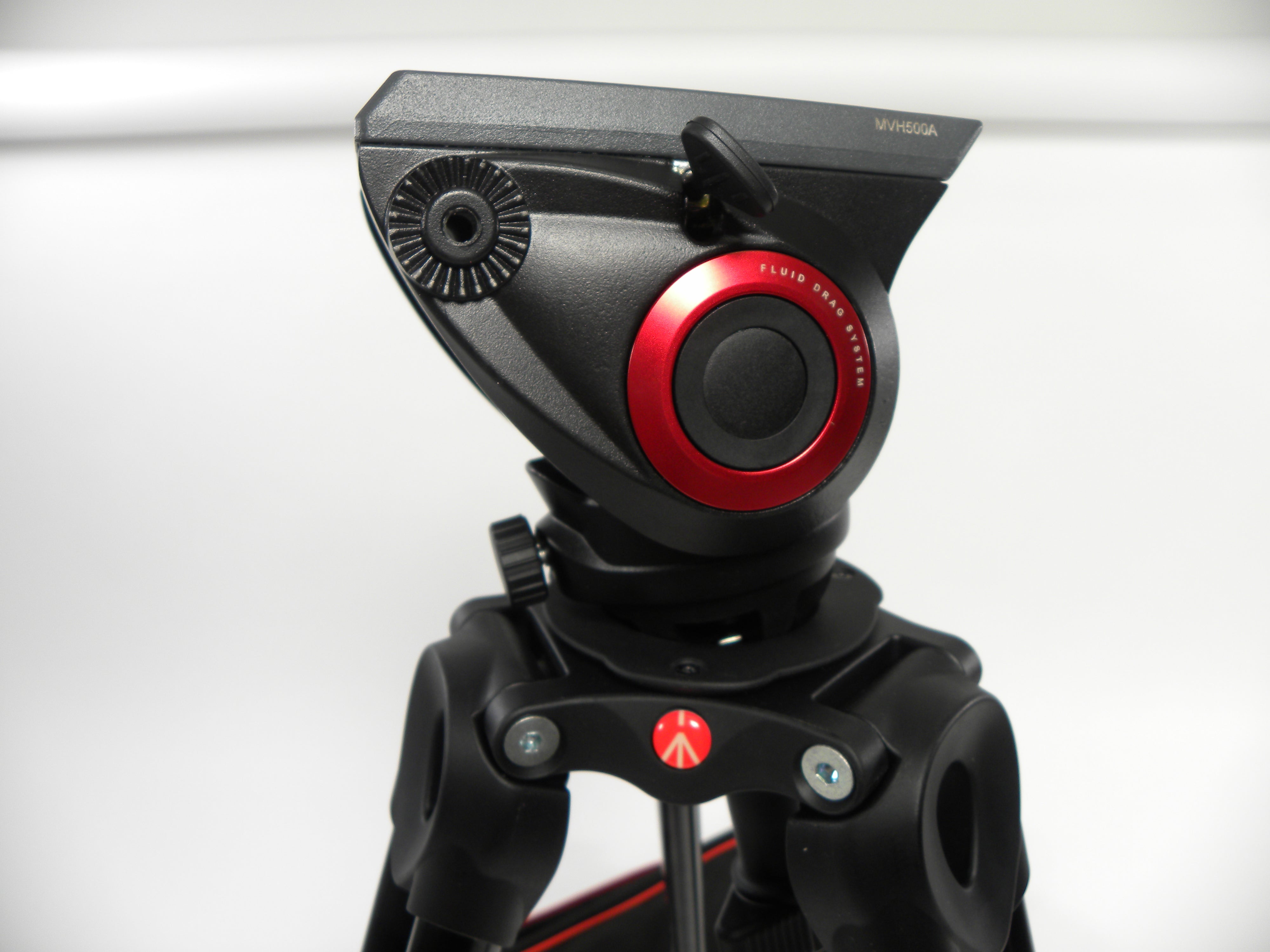 Manfrotto MTV 502 AM Tripod