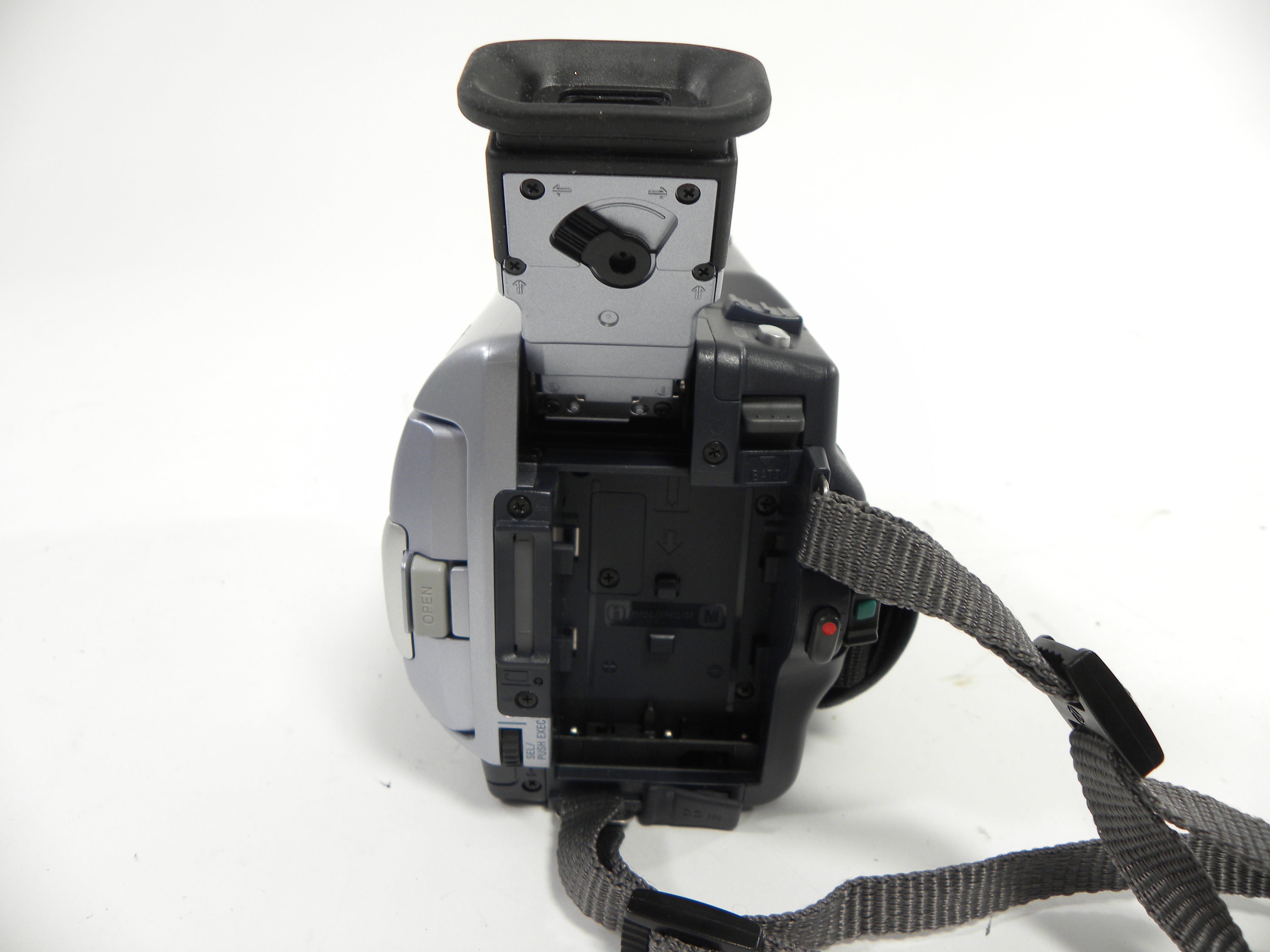 Sony DCR-TRV340 Digital 8 Steady Shot Handycam Camcorder