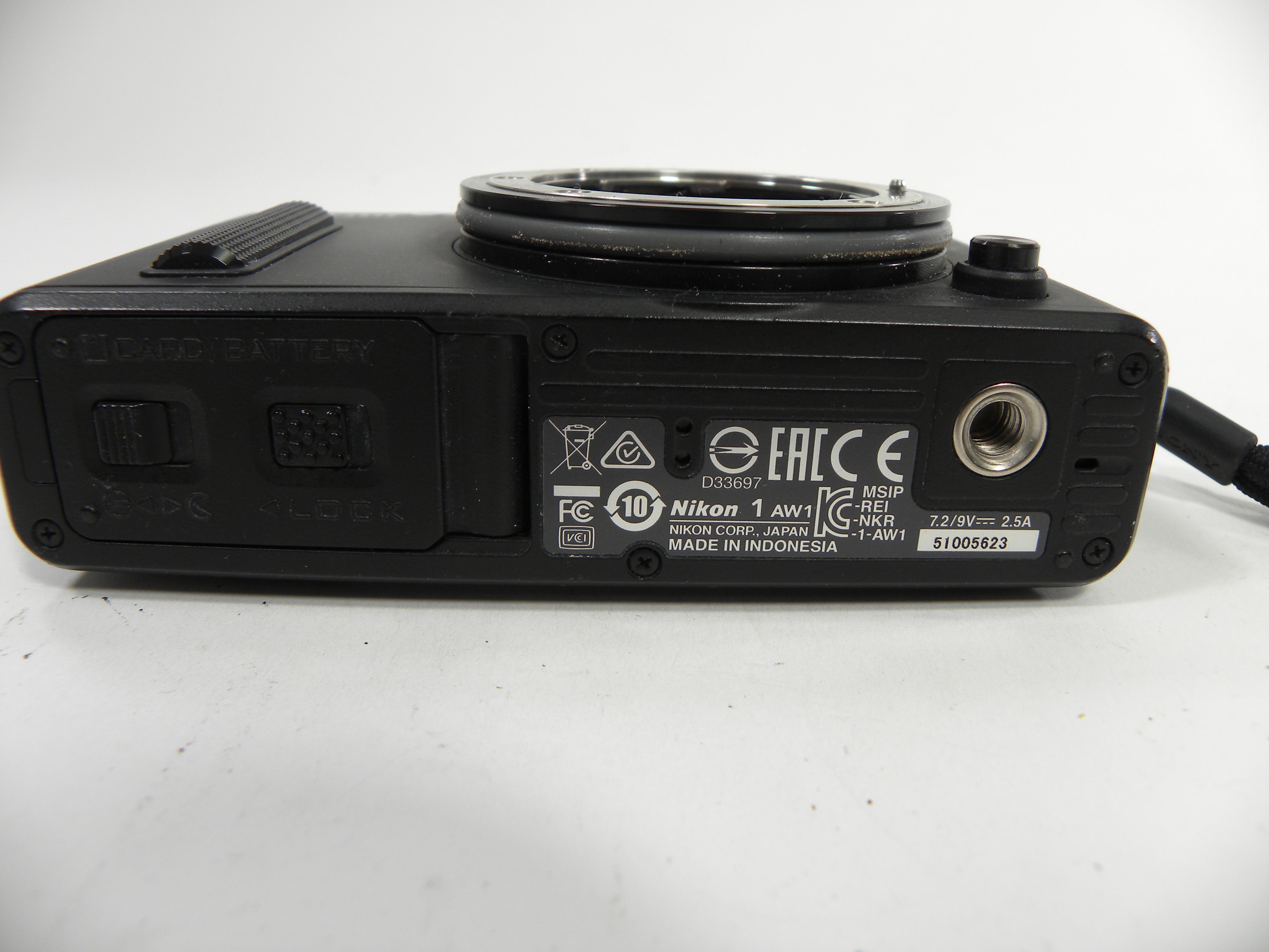 Nikon 1 AW1 14.2mp Digital Mirrorless Camera Body only (Parts) AS IS NO RETRUNS
