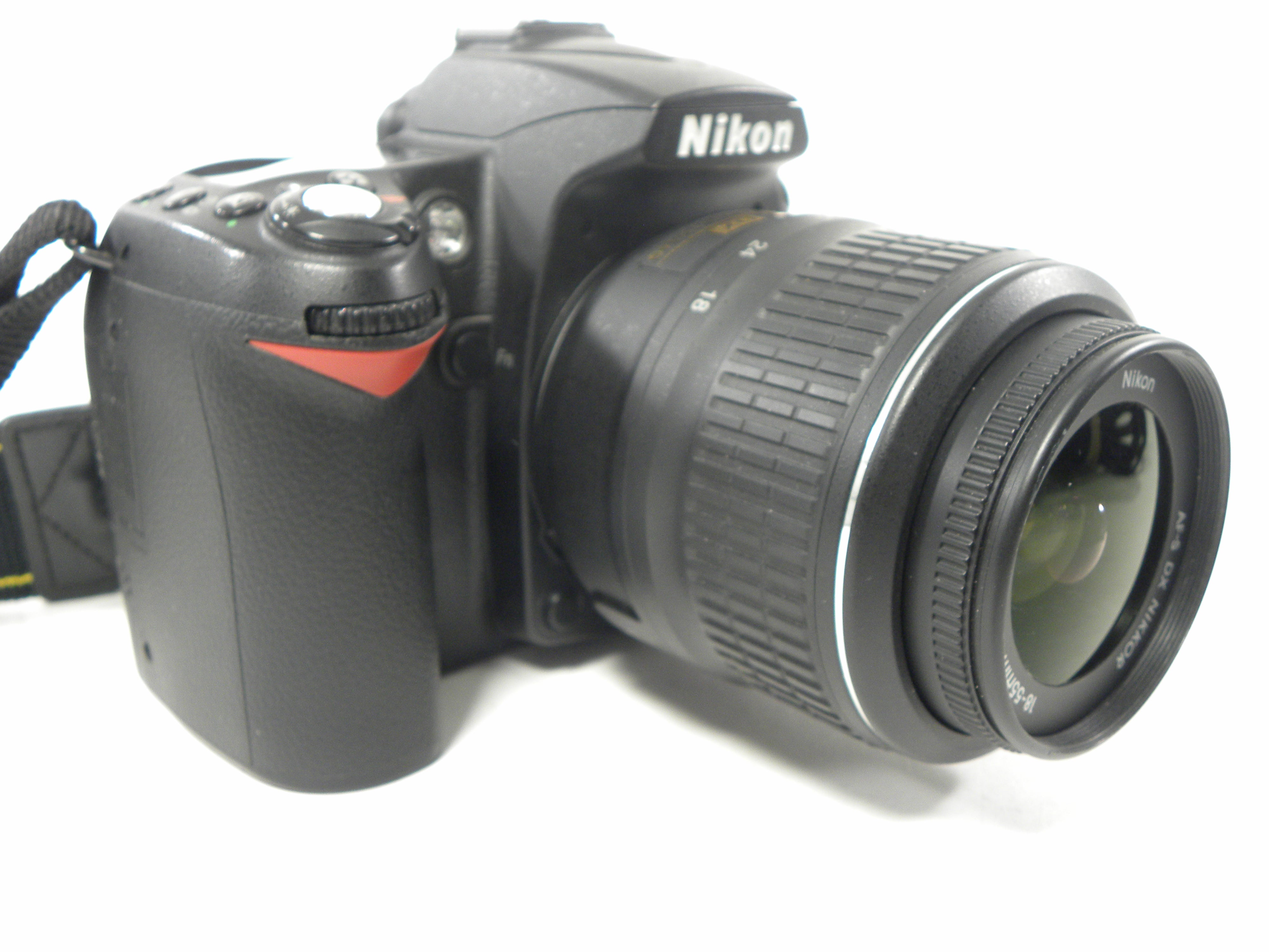 Nikon D90 12.3mp Digital SLR w/AF-S DX VR 18-55mm Shutter Ct. 6,622