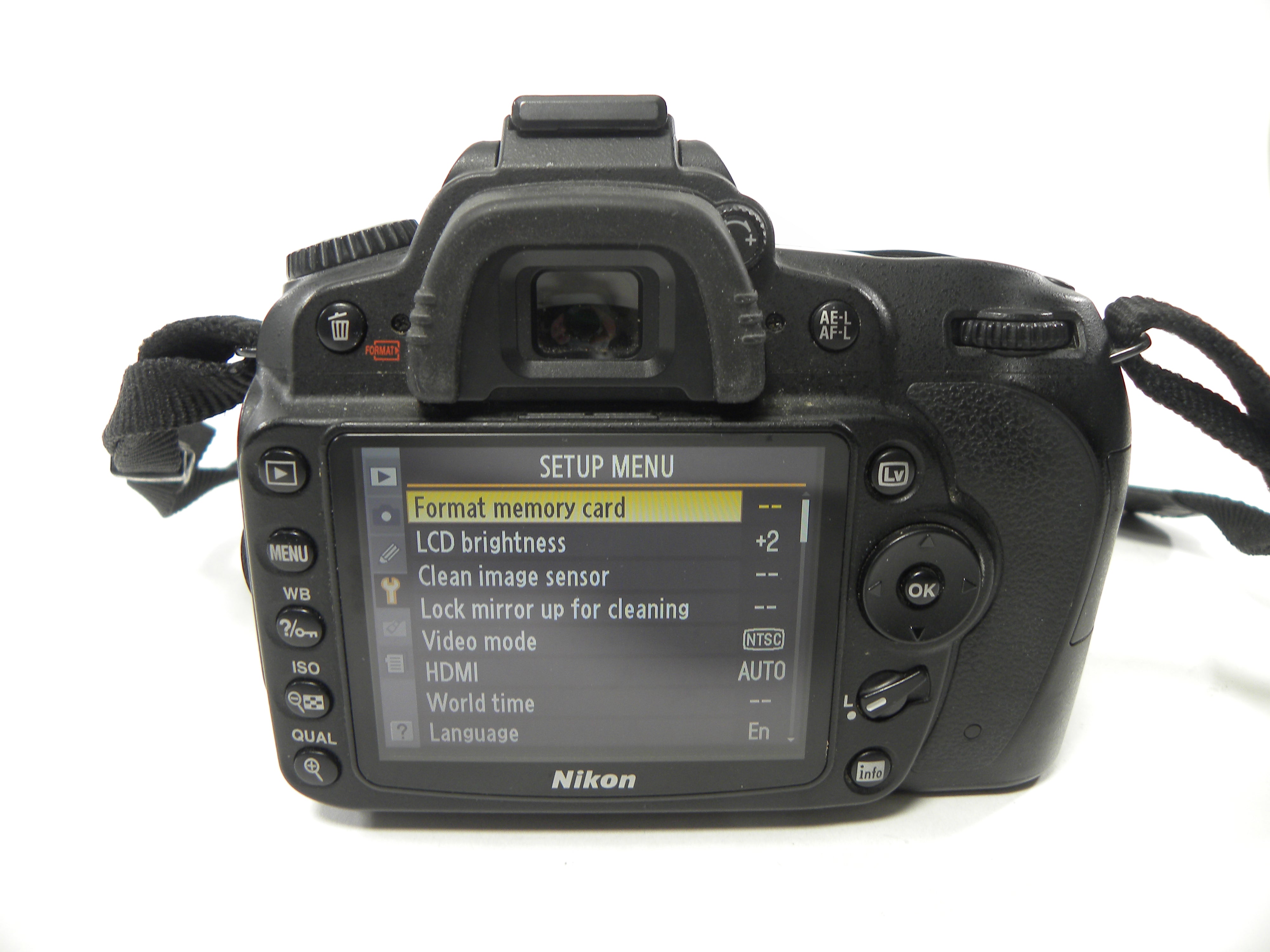 Nikon D90 12.3mp Digital SLR w/AF-S DX VR 18-55mm Shutter Ct. 6,622