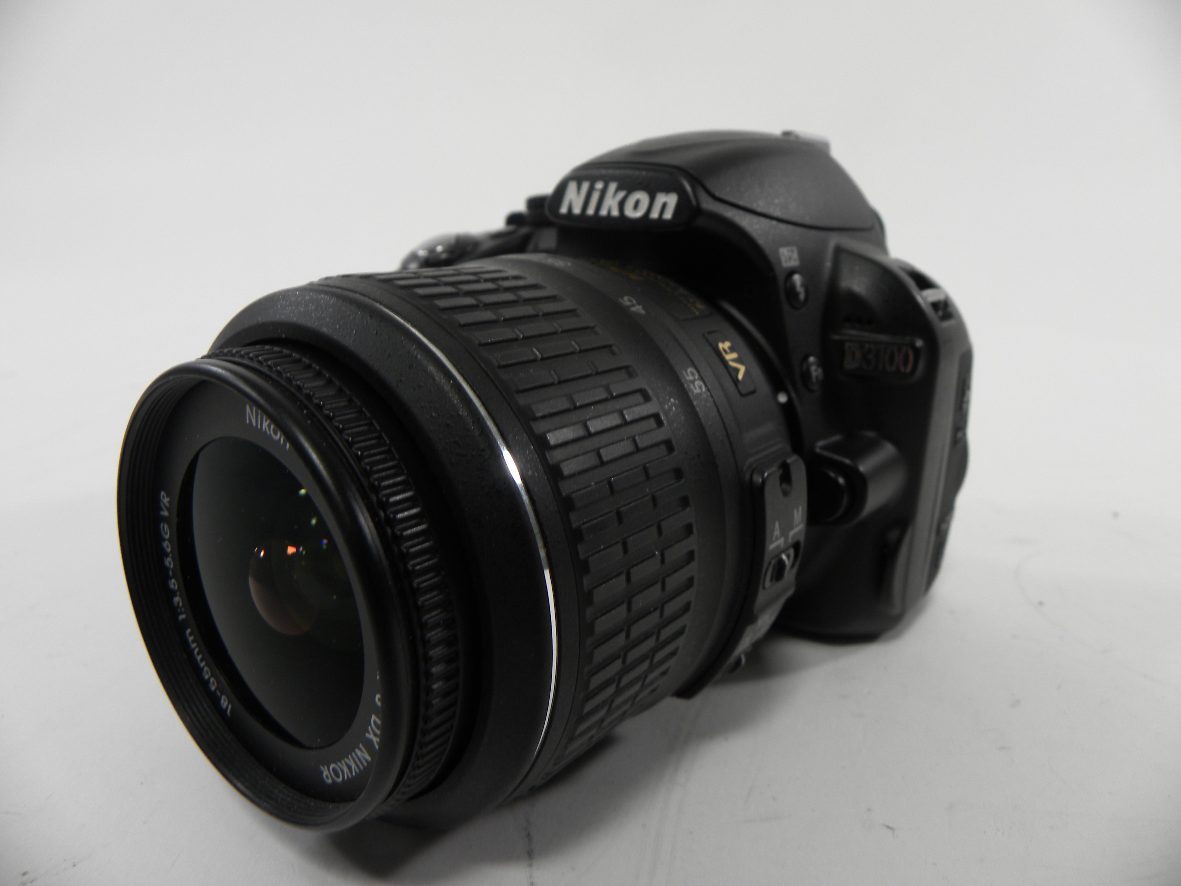 Nikon D3100 14.2mp Digital SLR w/Nikkor AF-S DX VR 18-55 Shutter Ct. 346