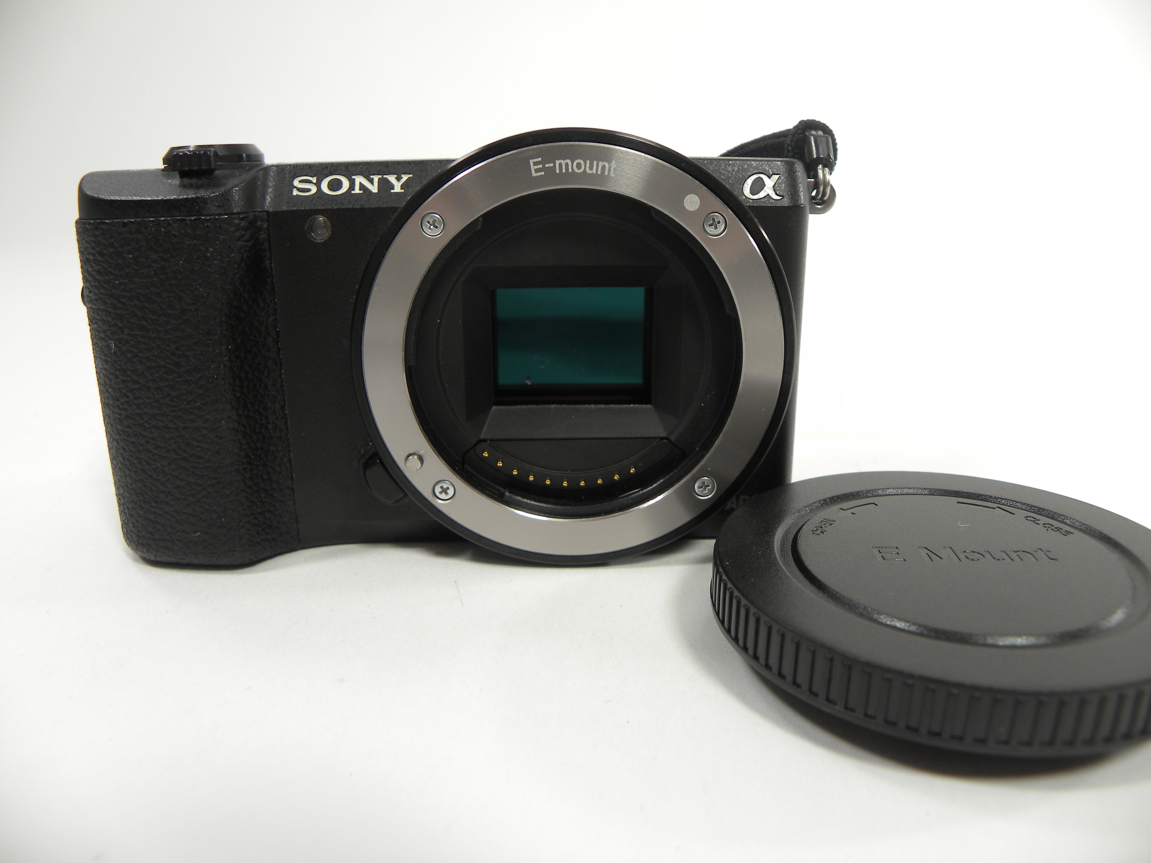 Sony a5100 24.3mp Digital Mirrorless camera AS IS NO Returns!!