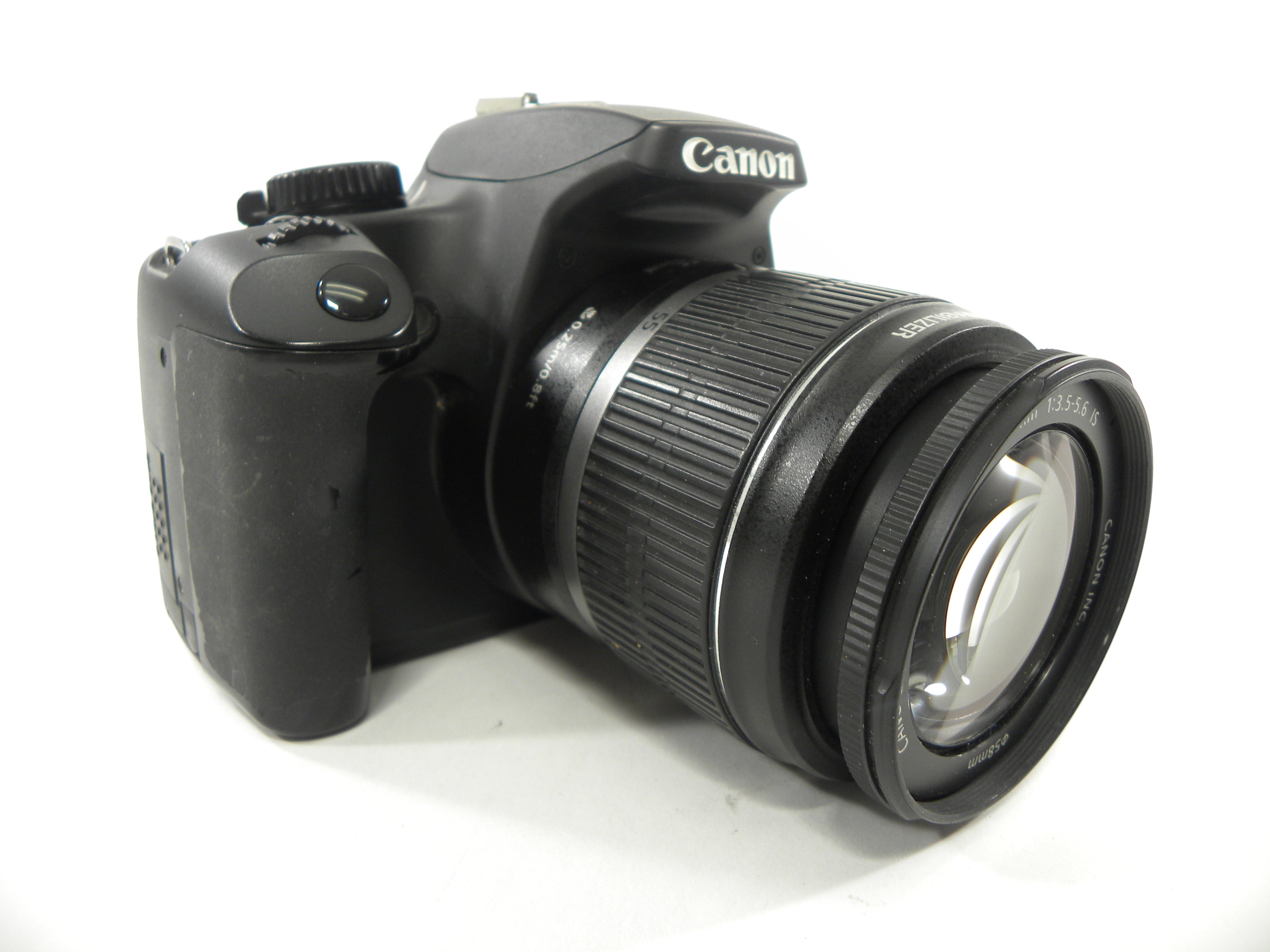 Canon EOS Rebel XS 10.1mp Digital SLR w/EF-S 18-55 IS Shutter Ct. 5,609