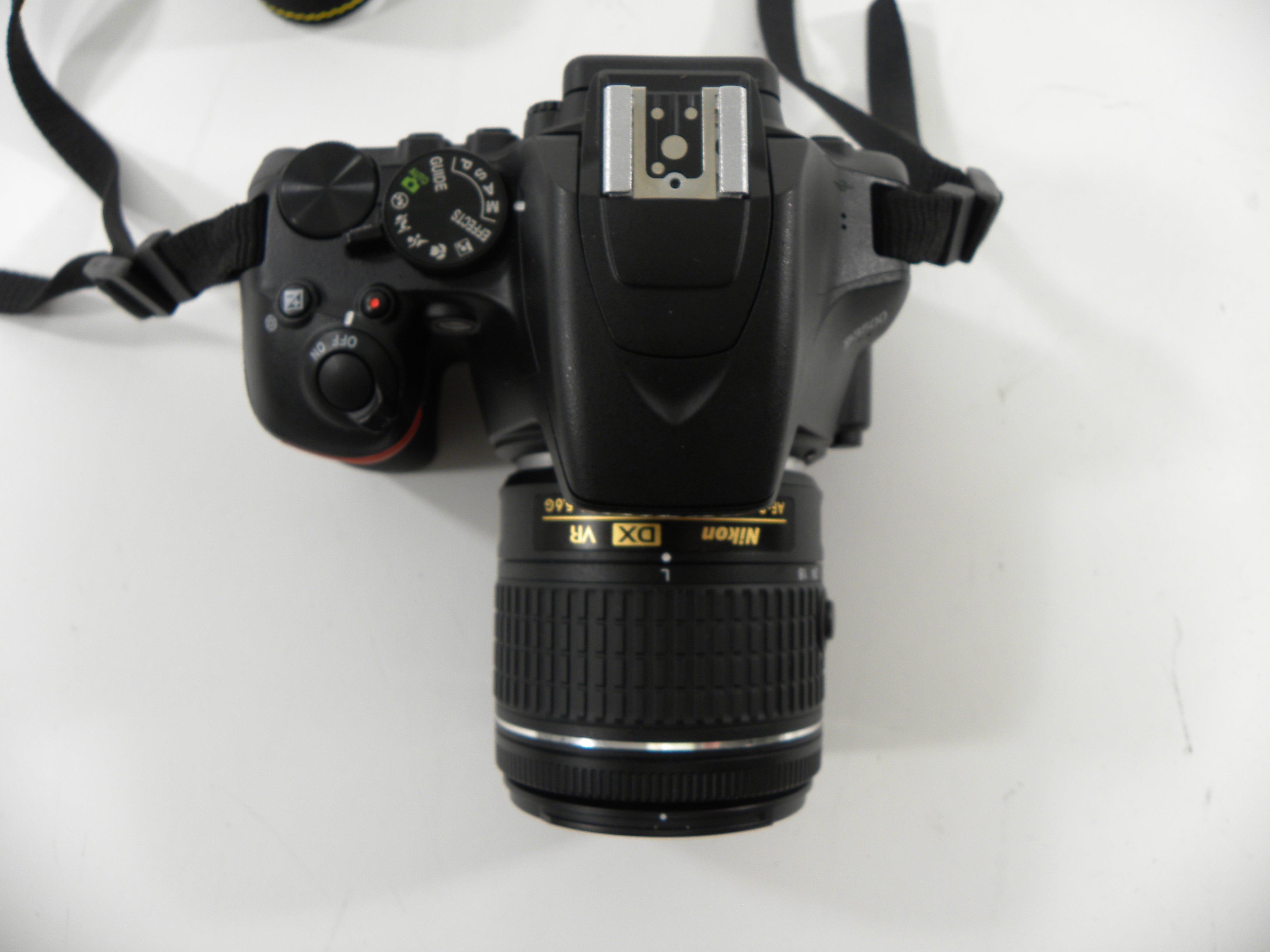 Nikon D3500 24.2mp Digital SLR w/Nikkor AF-P DX VR 18-55 Shutter Ct. 9,106