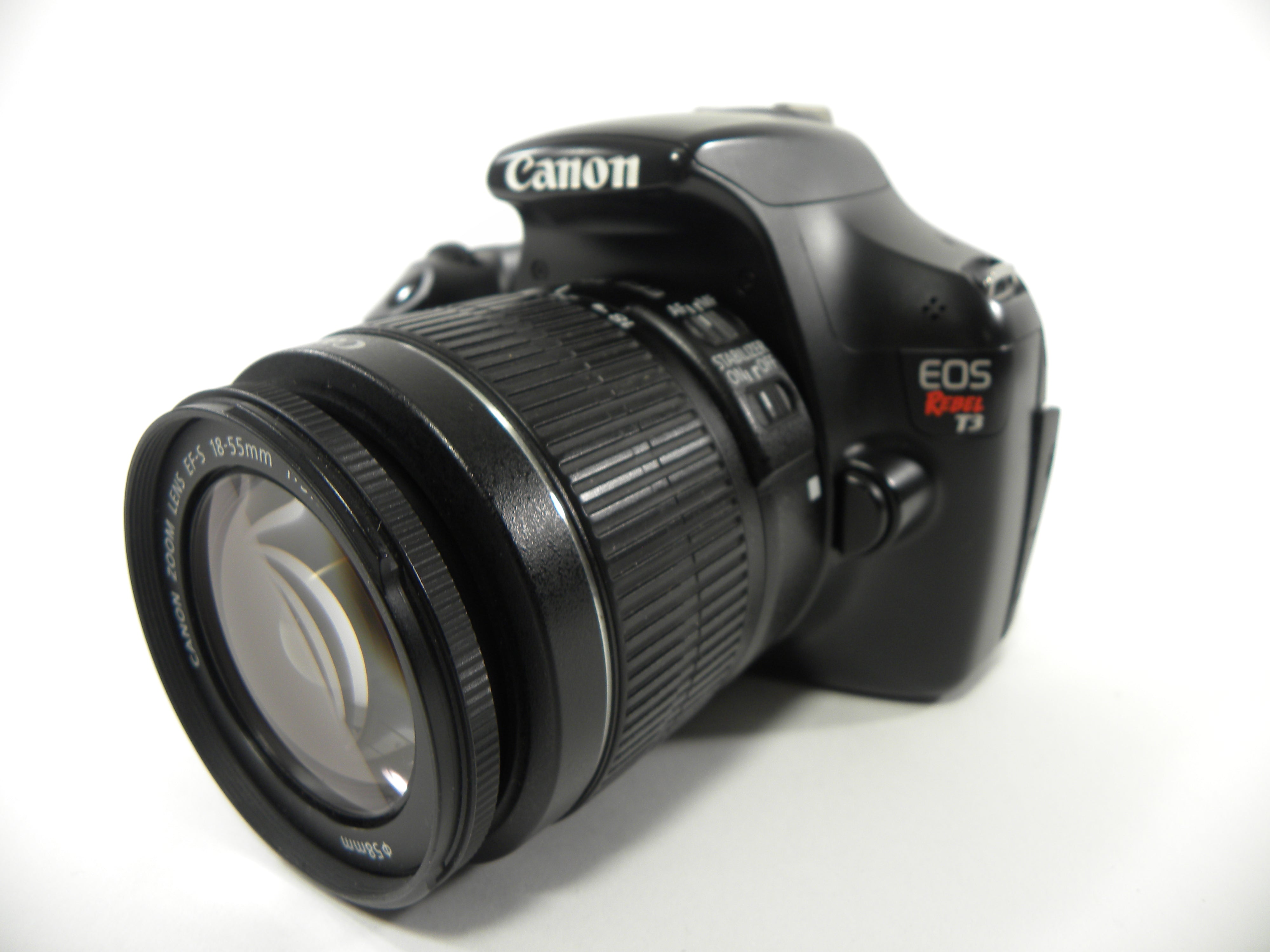 Canon EOS Rebel T3 12.2mp Digital SLR w/EF-S 18-55 IS II Shutter ct. 13,625