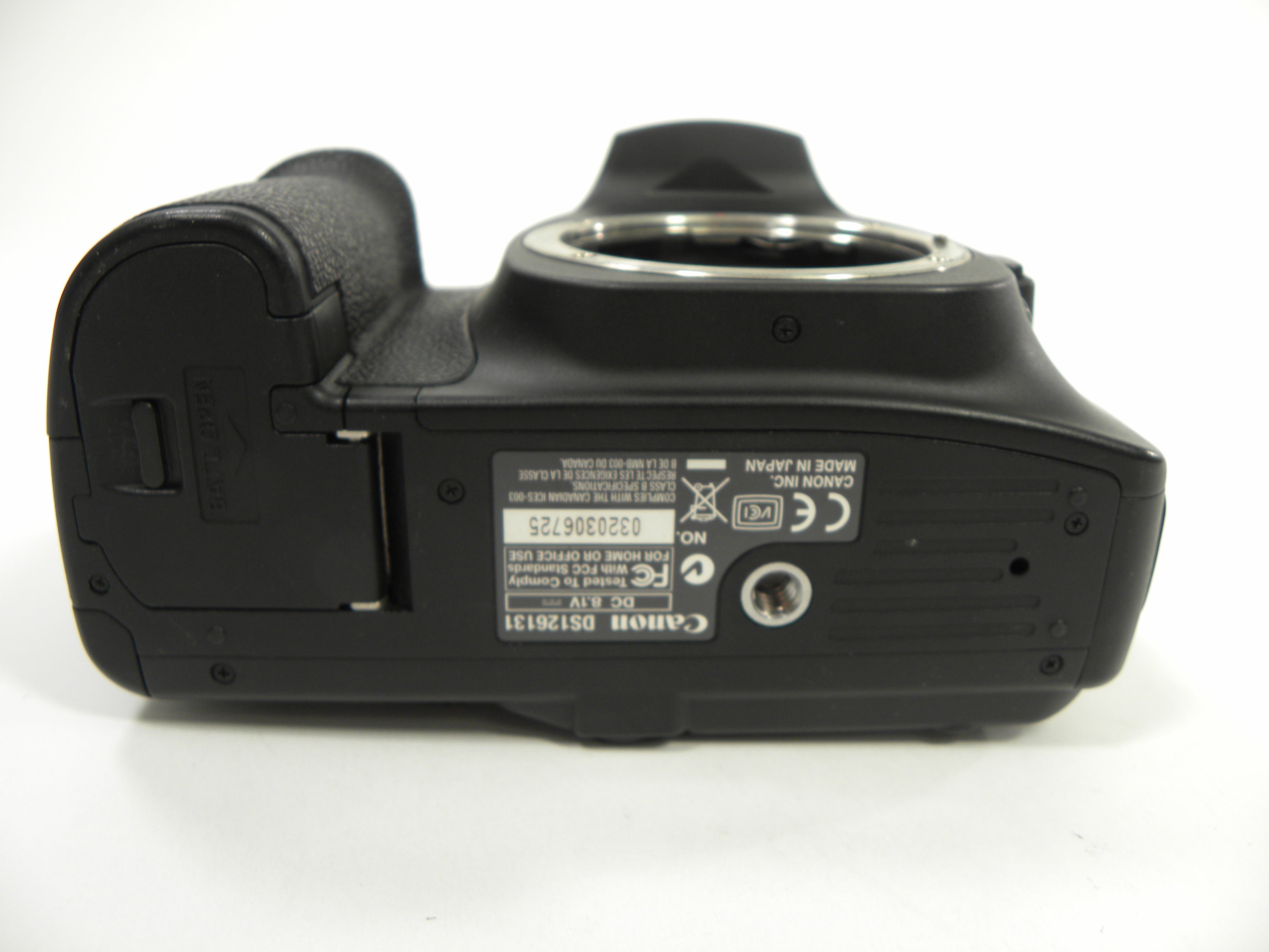 Canon EOS 30D 8.2mp Digital SLR body only AS IS (Parts or Repair) No Returns