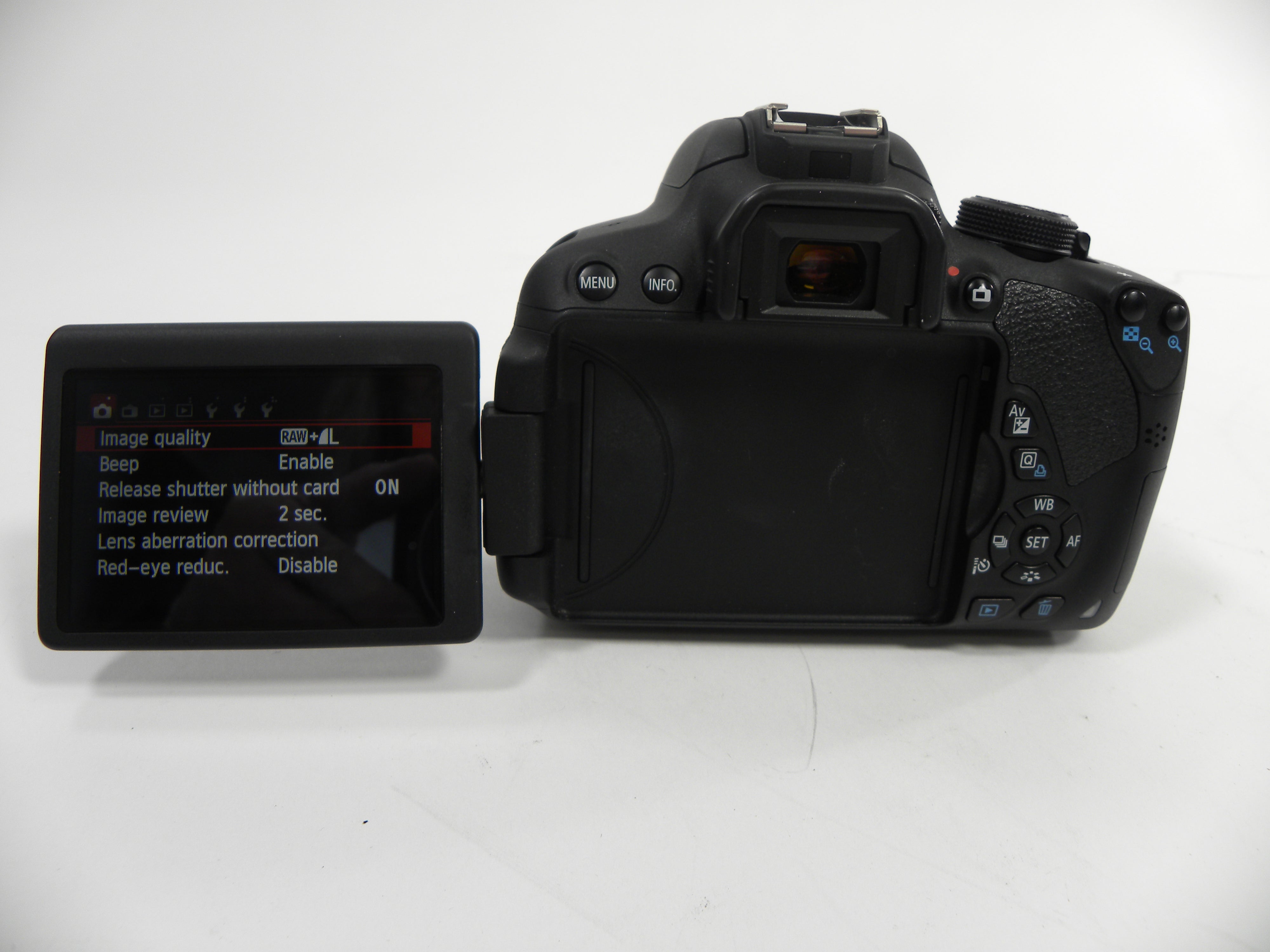 Canon EOS Rebel T5i 18.0mp Digital SLR w/EF-S 18-55 IS II Shutter Ct. 4,669