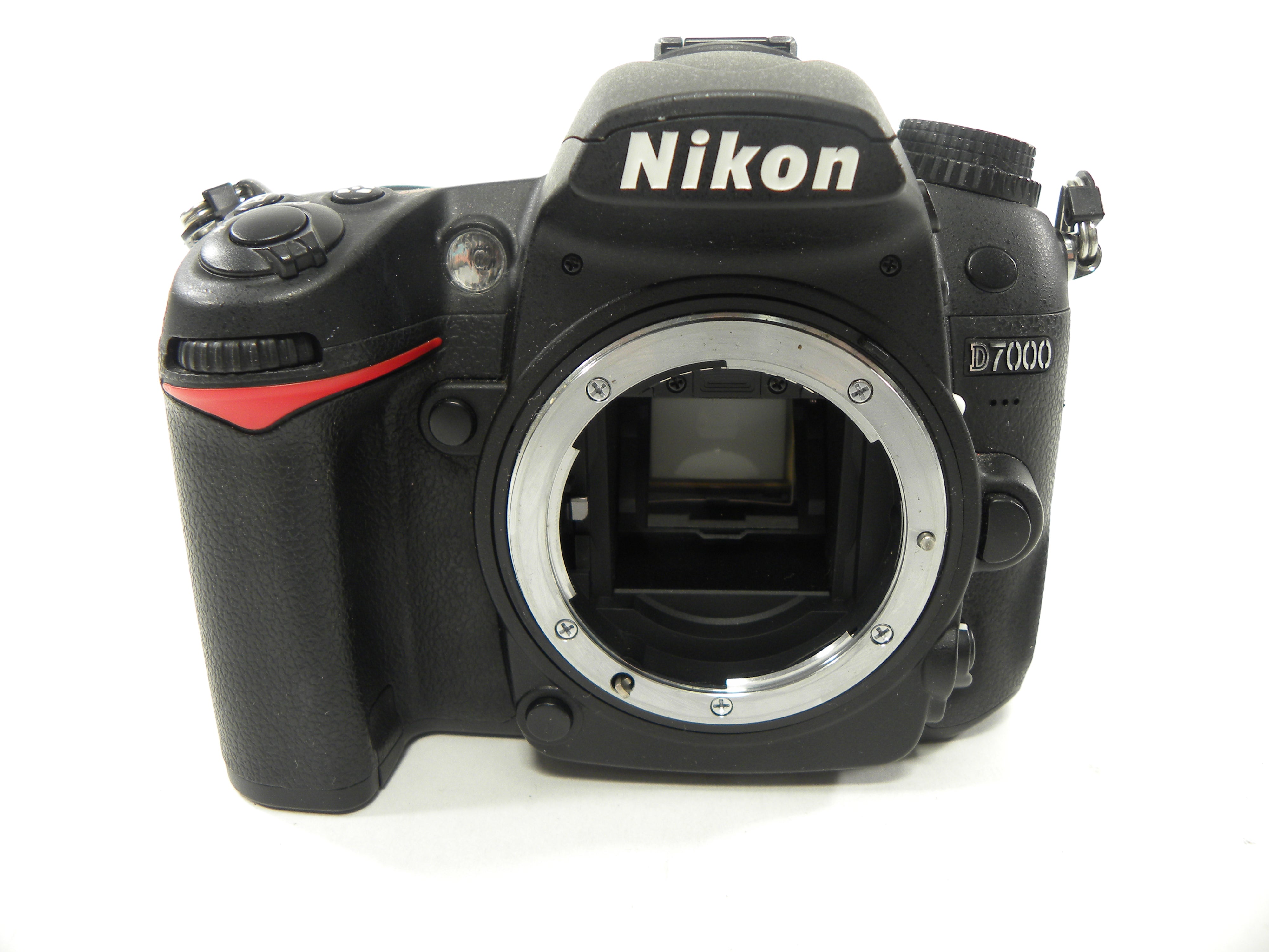 Nikon D7000 16.2mp Digital SLR Body only Shutter Ct. 2,621