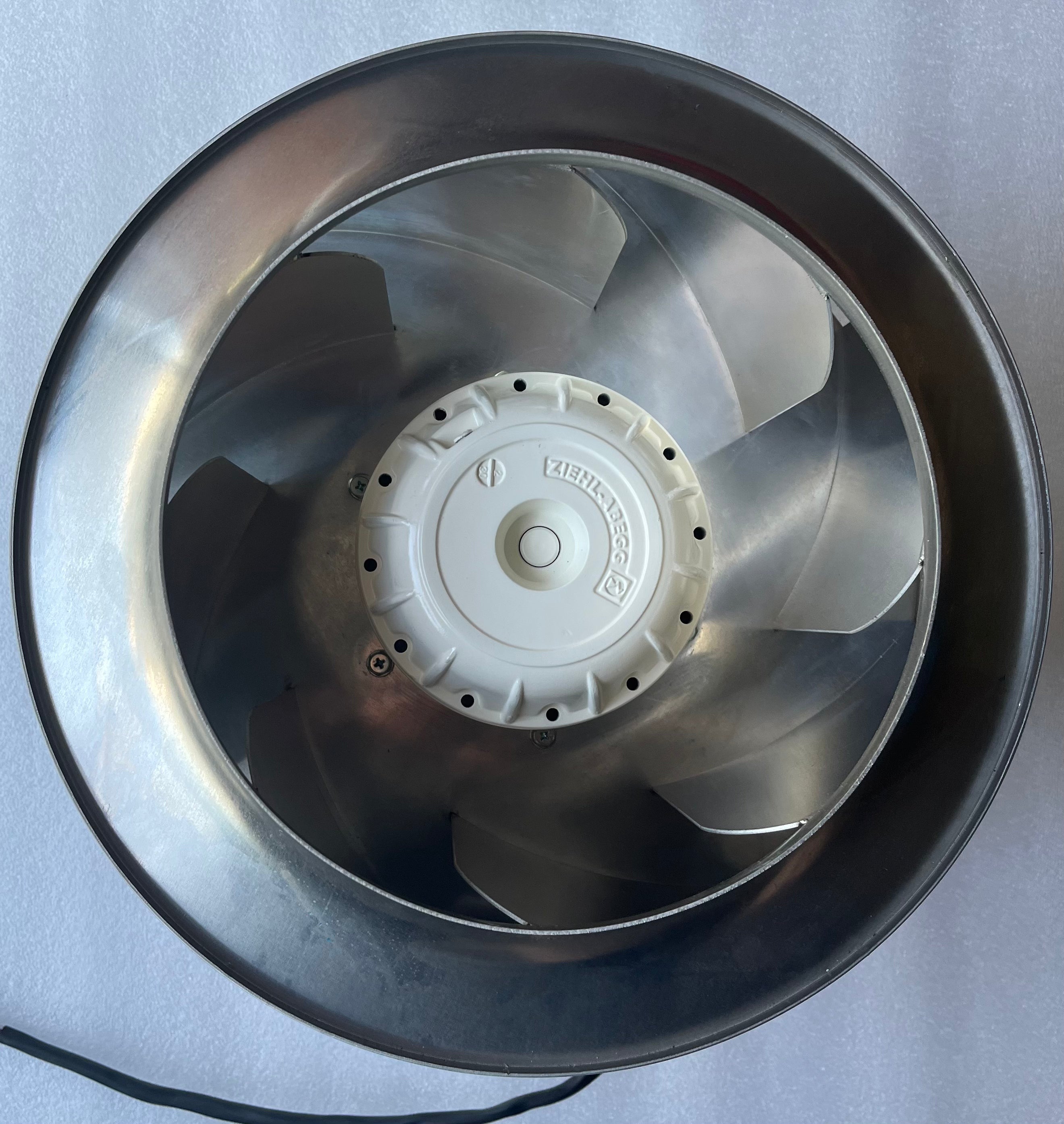 Brand new RH35M-4EK.4C.1R ZIEHL-ABEGG centrifugal fan 1-230V 50HZ