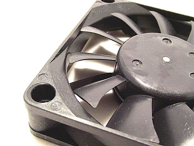 Nidec D07R-12T3U 70x70x15mm 12V DC 0.29A Axial Cooling Fan