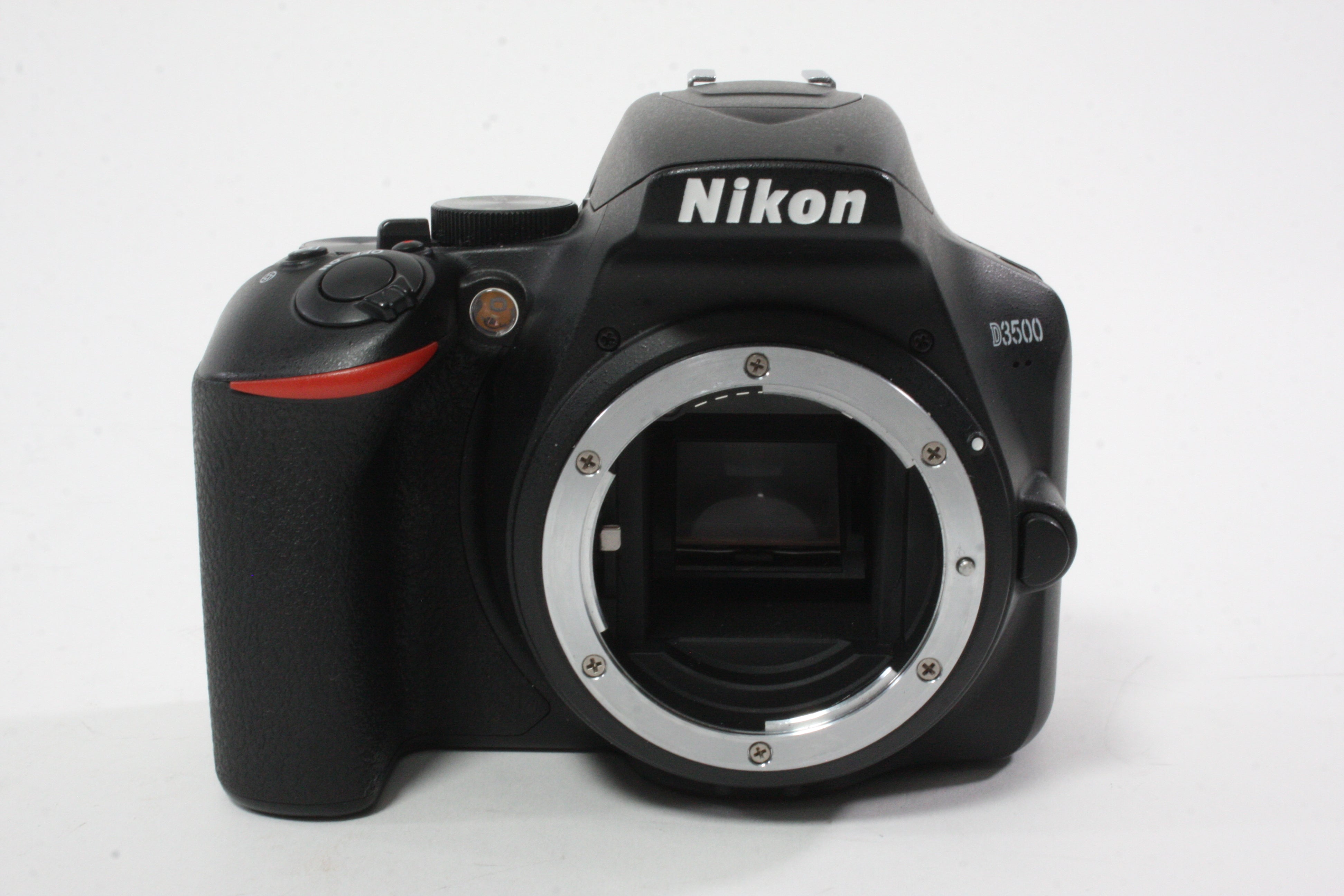 Nikon D3500 Digital with 18-55mm f/3.5-5.6 G VR AF-P DX NIKKOR for F Mount with a Shutter Count of 5,265