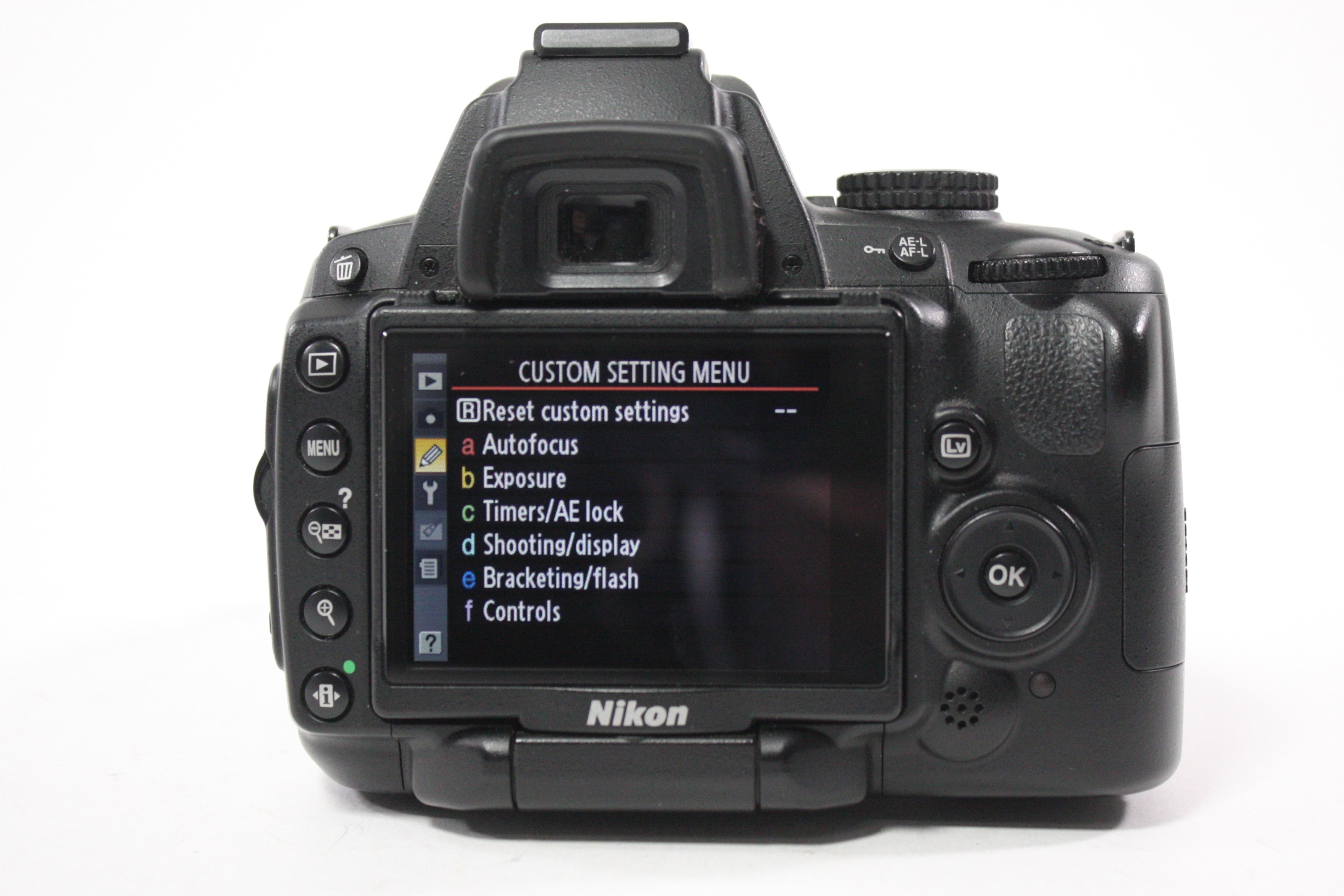 Nikon D5000 DSLR Camera with Nikon 18-55mm f/3.5-5.6G DX VR Lens with Shutter Count 5,107