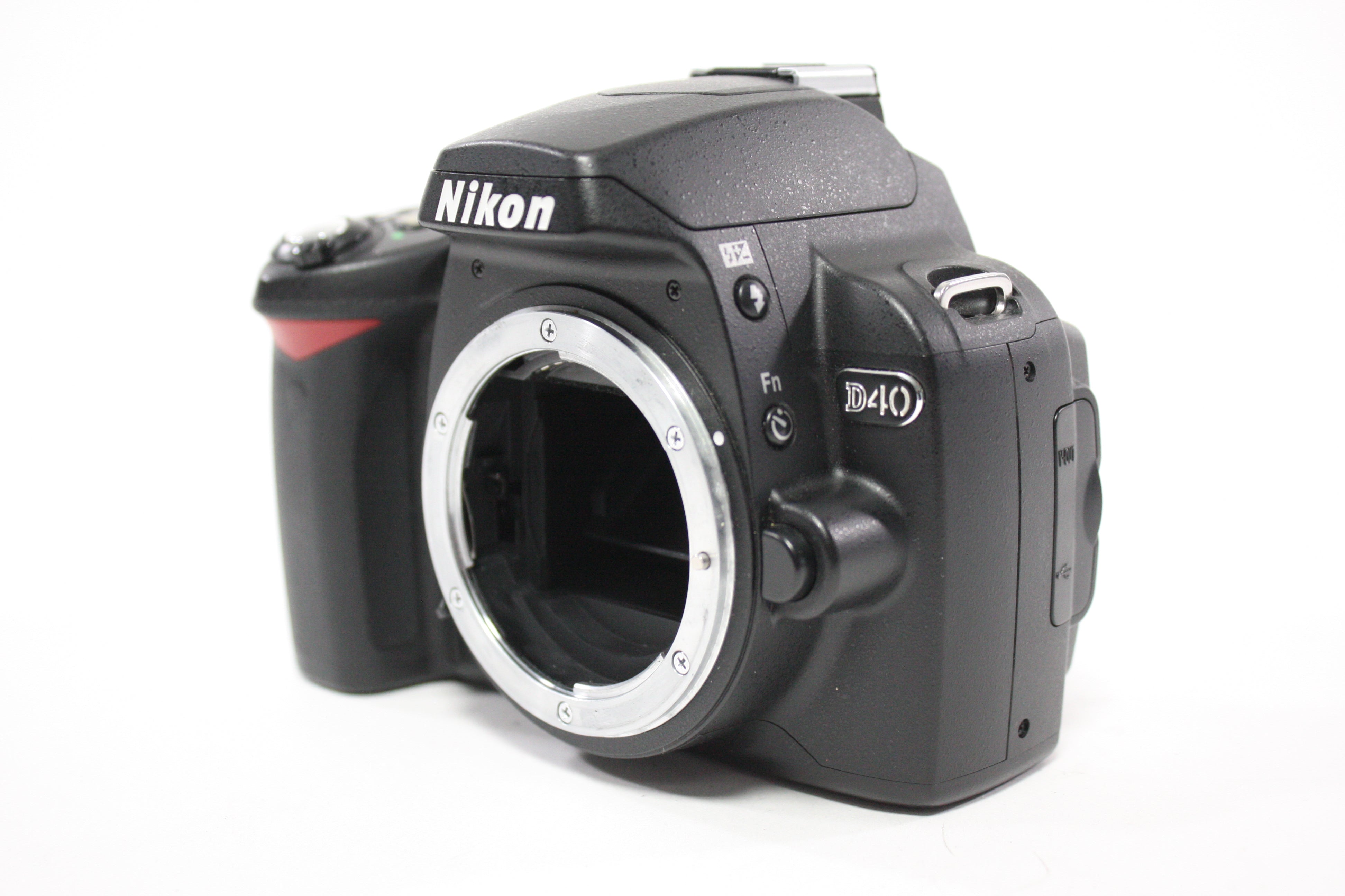 Nikon D40 DSLR Camera with Nikon 18-55mm f/3.5-5.6G II DX Nikkor AF-S Lens with Shutter Count 3,108