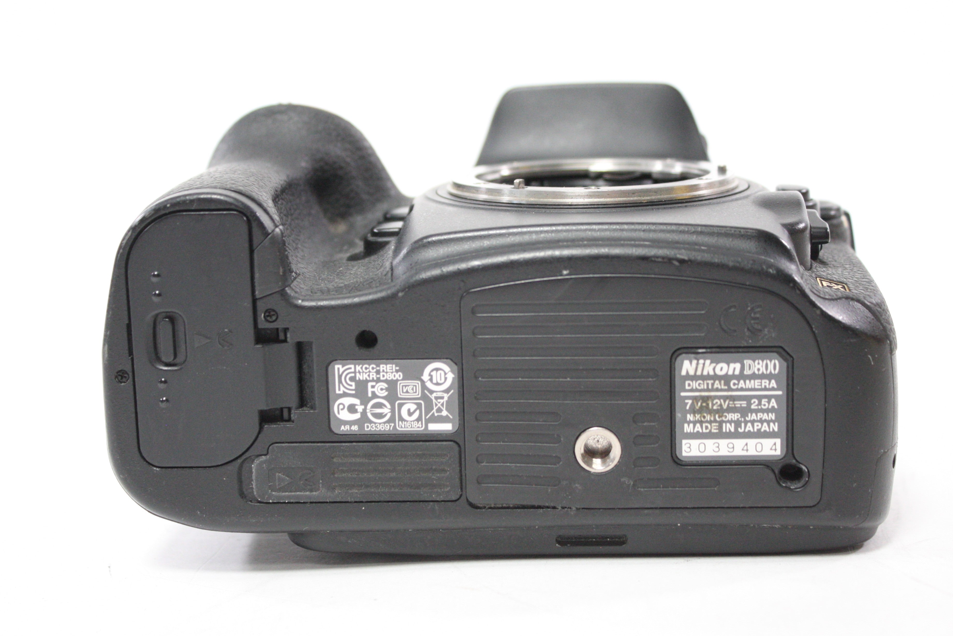 Nikon D800 DSLR Camera Body with Shutter Count 68,796 with Kirk Photo BL-D800 L Bracket