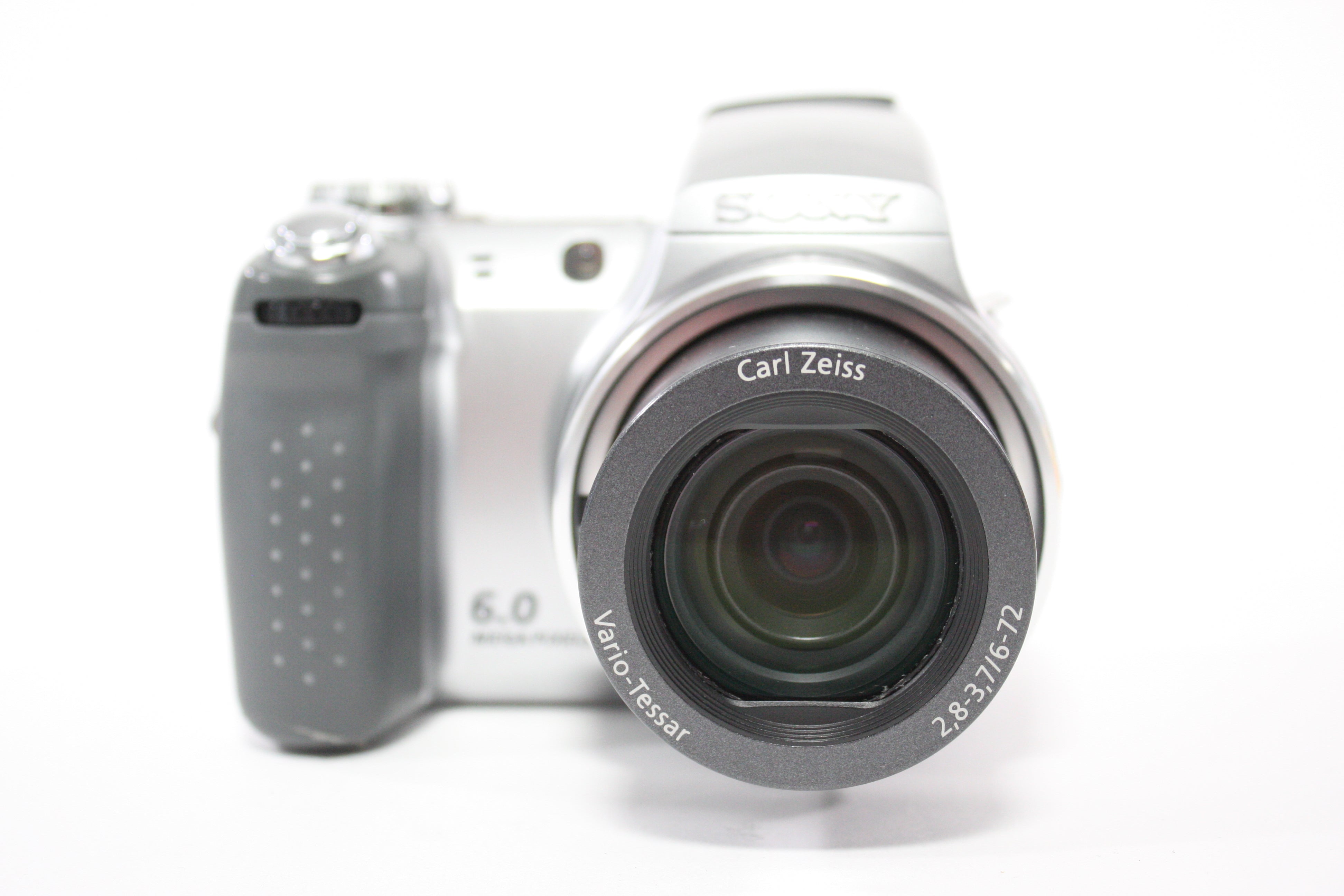 Sony Cyber-shot DSC-H2 Digital Point and Shoot Camera 12x Zoom 6.0mp