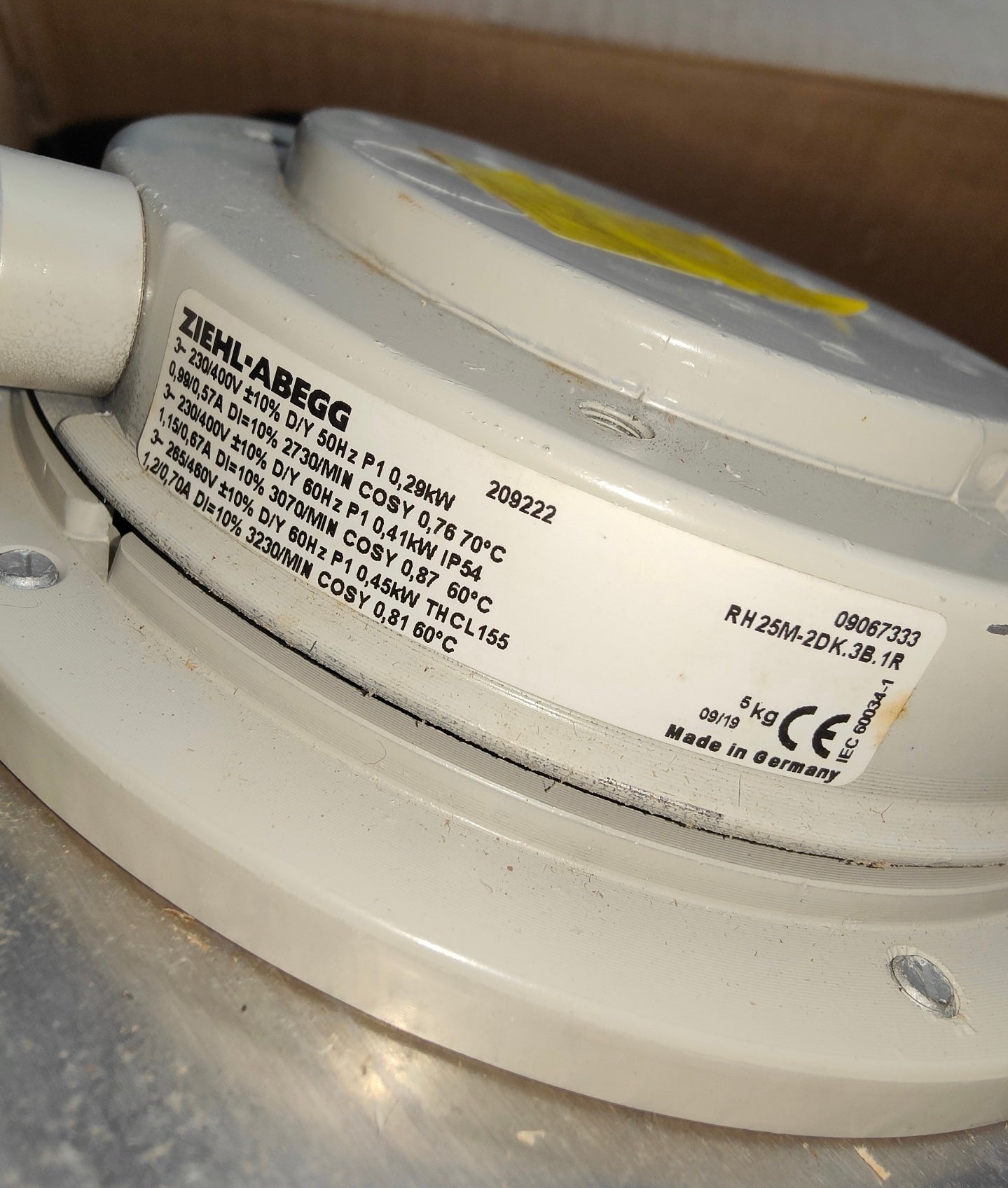 RH25M-2DK.3B.1R ZIEHL-ABEGG centrifugal fan 3-230/400v 50HZ 2730RPM