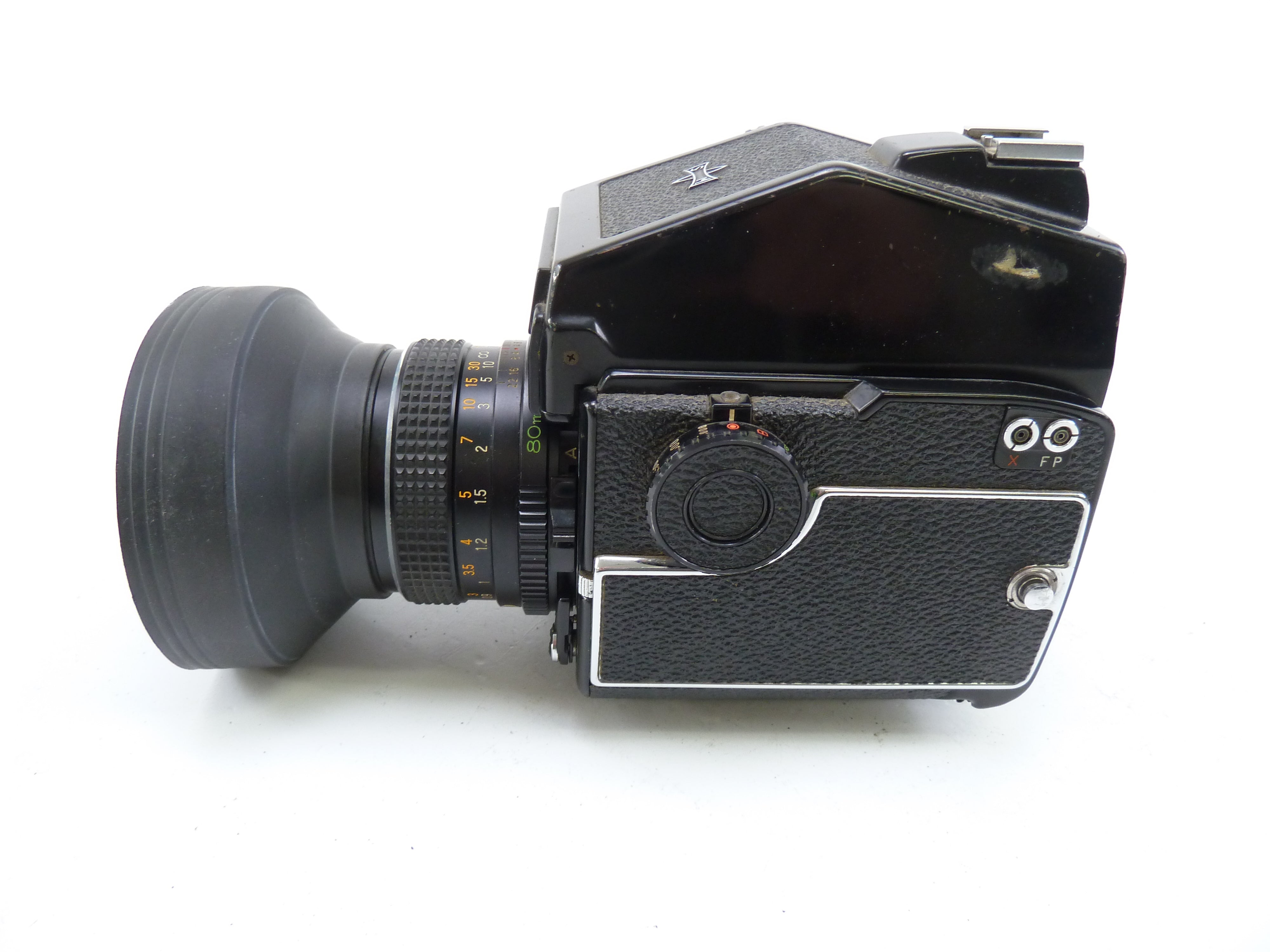 Mamiya M645 1000S Outfit with 80MM F2.8 C Lens and PD Meter Prism Finder