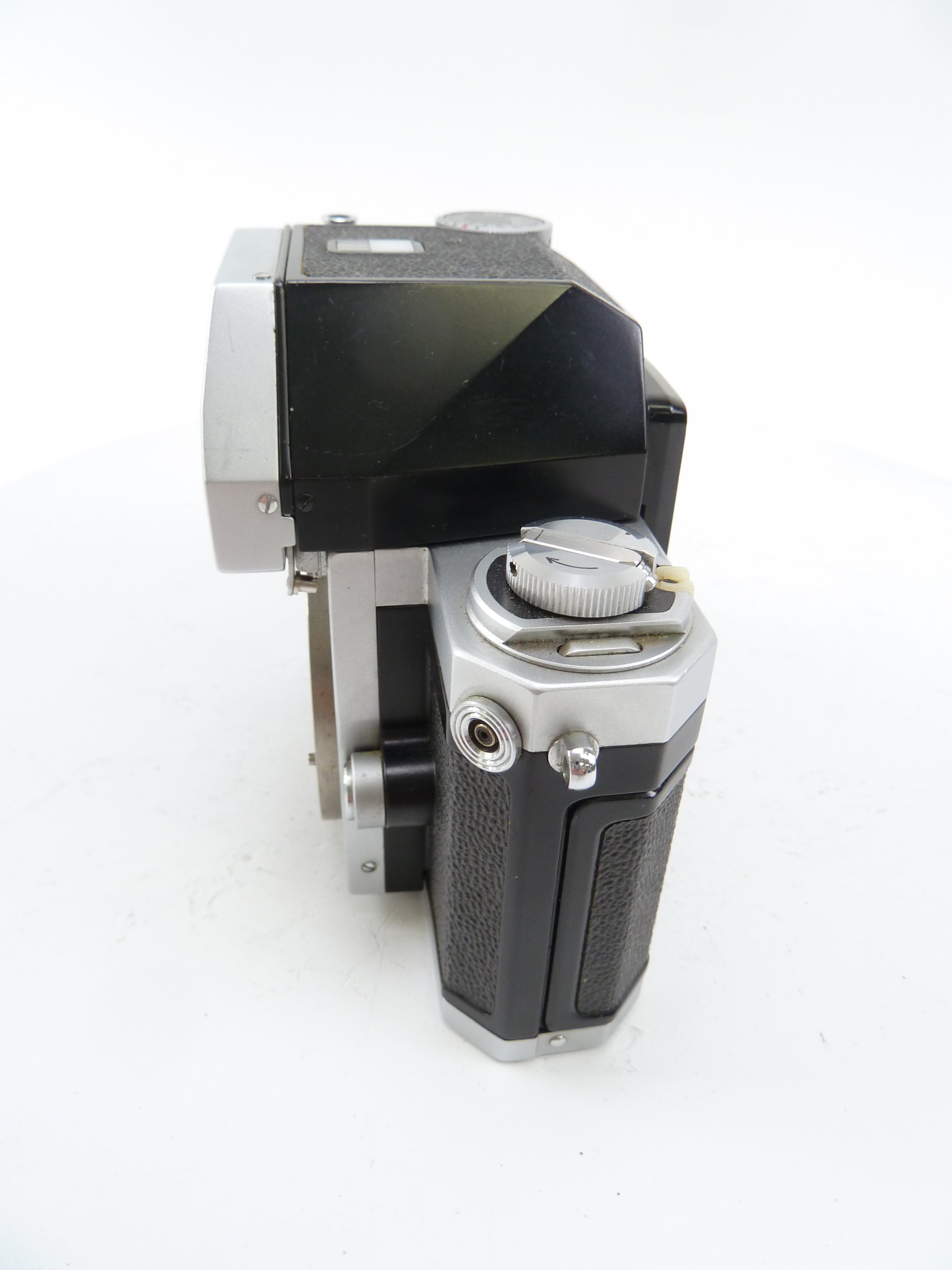Nikon F 35mm SLR Camera Body with Type A Focusing Screen and Photomic FTn Finder