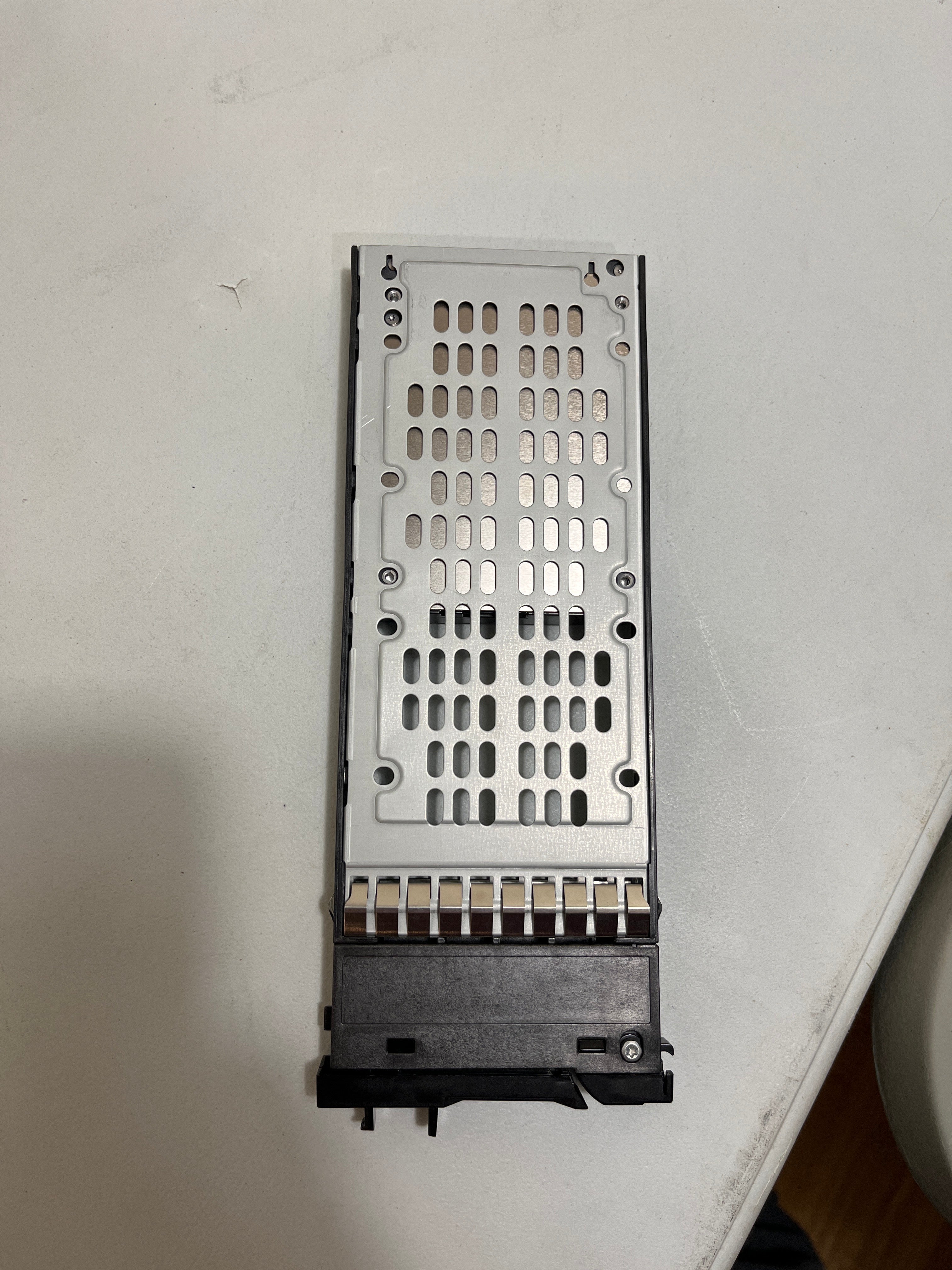 HPE P13236-001 - 960GB MSA 2.5in SAS 12G RI SSD | Alo Tech Solutions