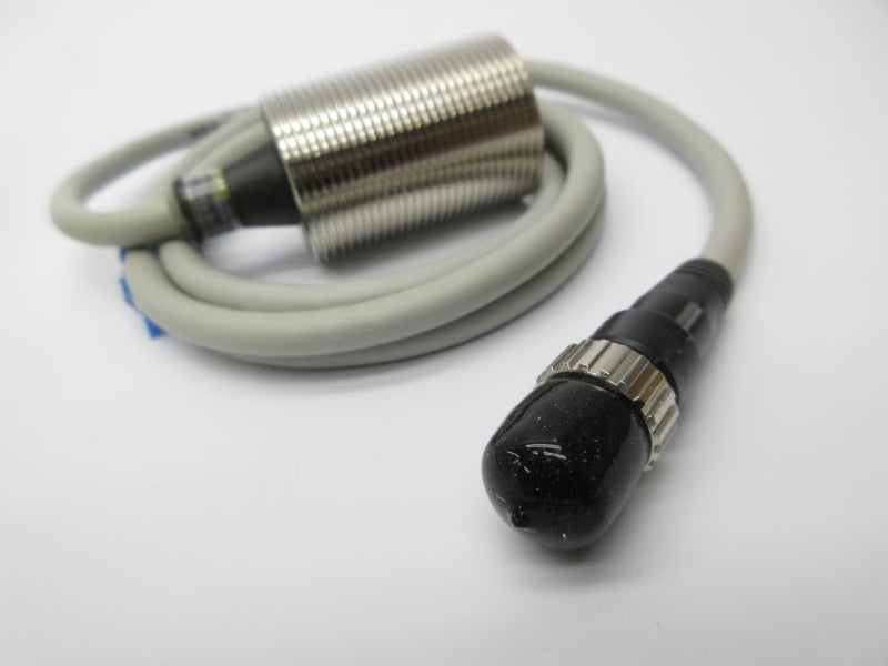 OMRON E2EY-X8B1-M1J 12-24VDC 1M NSMP