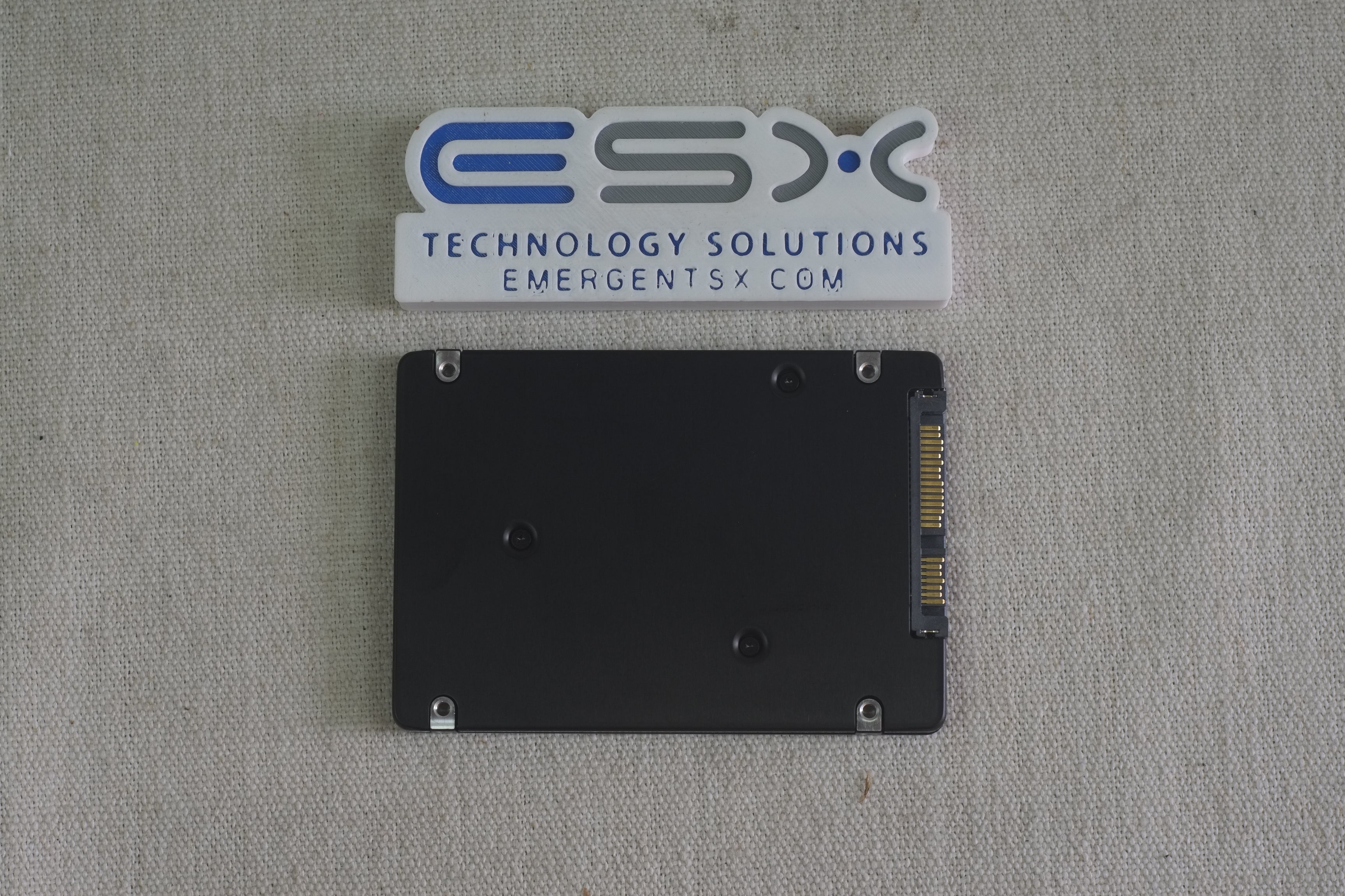 Samsung MZ-7LH1T90 PM883 1.92TB 6Gb/s 2.5” SATA SSD MZ7LH1T9HMLT