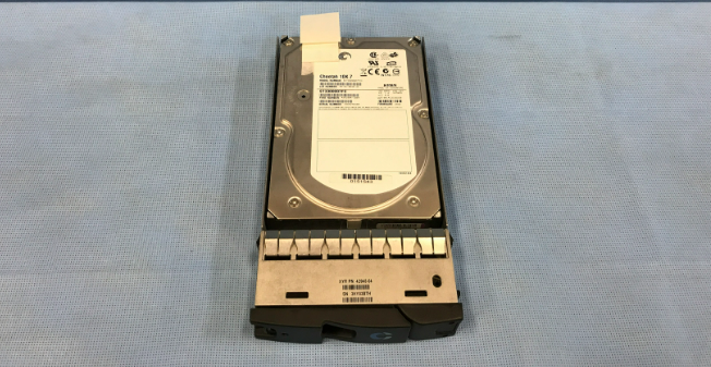 Dell Compellent 300GB 10K FC 3.5" HD w/ tray - PN: 42948-04