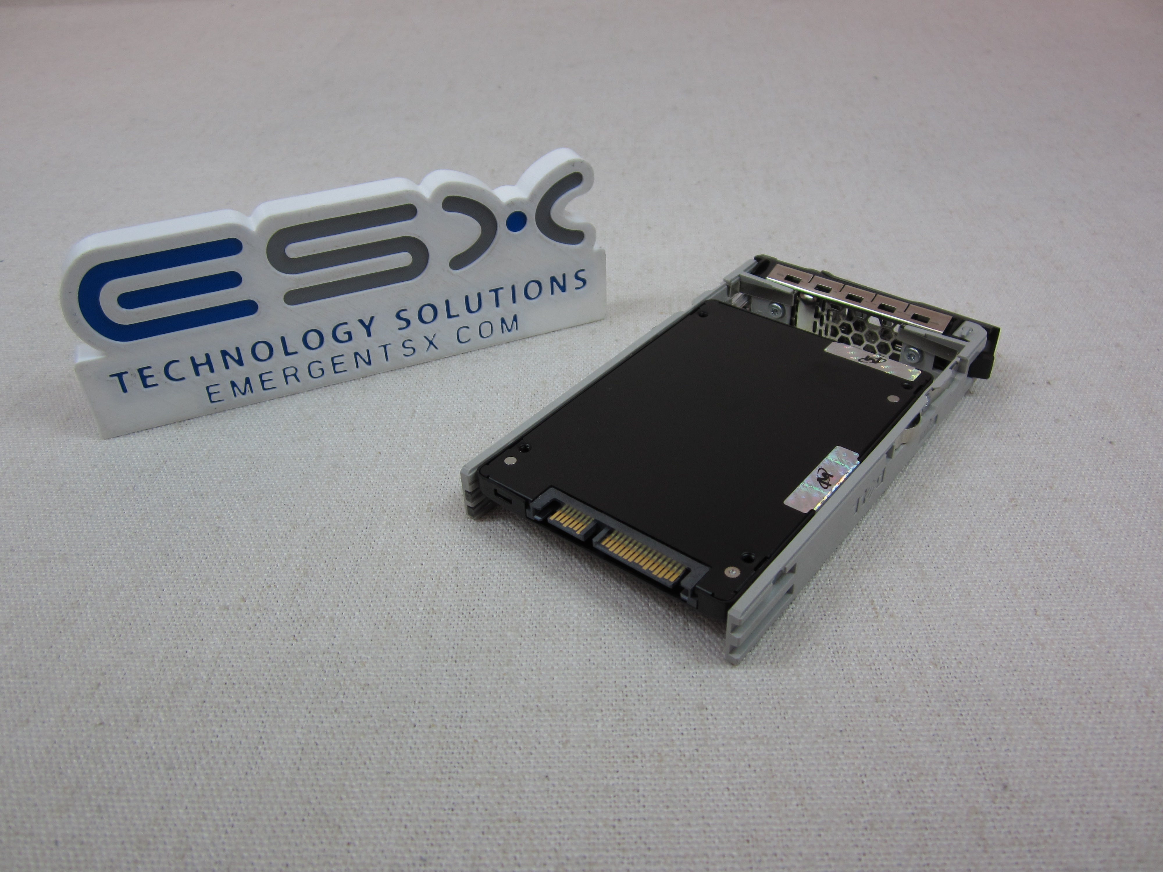 Dell KCT7J 480GB 6Gb/s 2.5" SATA SSD Micron MTFDDAK480TDS w/ 13G Tray
