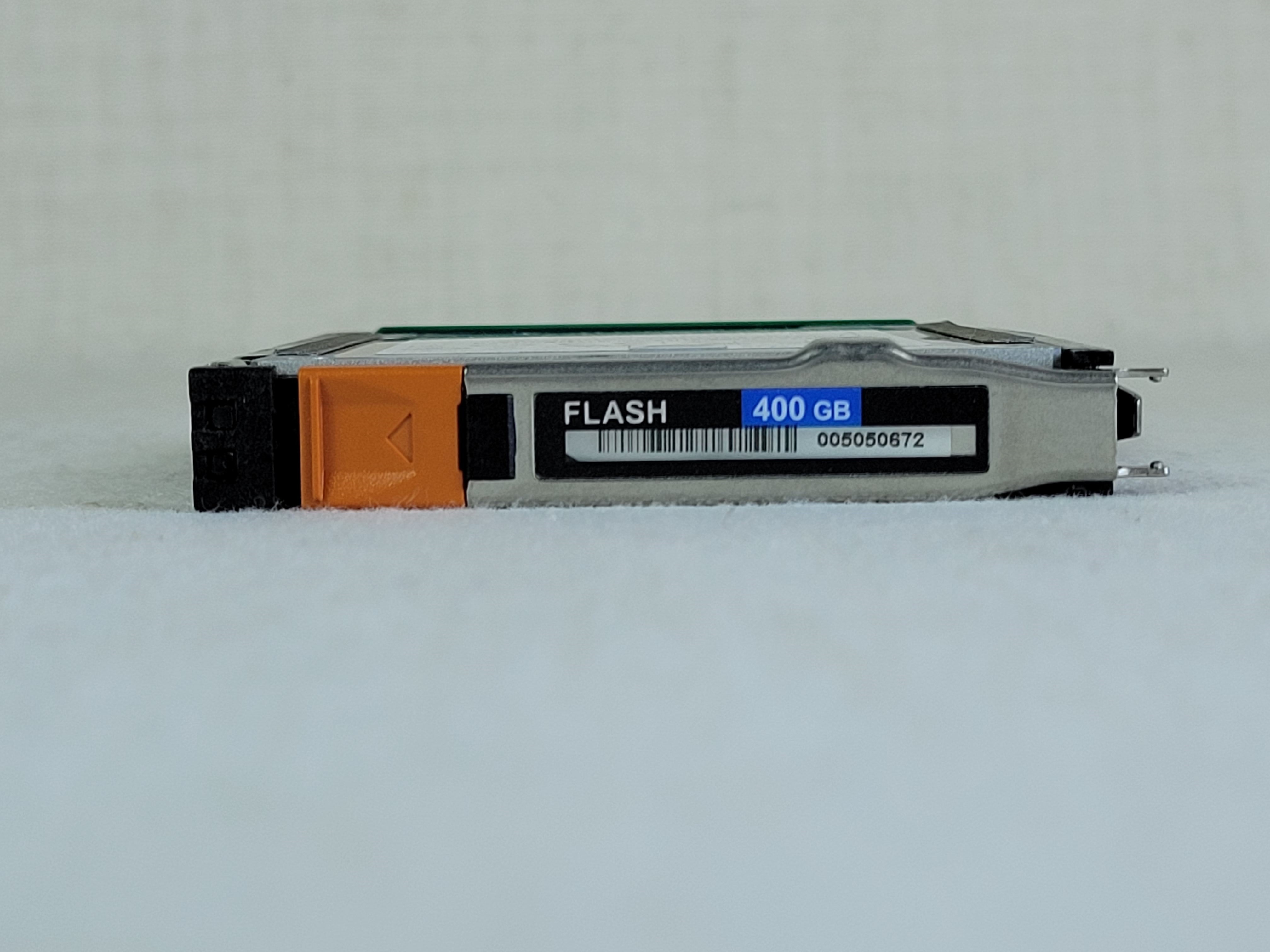 Data Domain 400GB 2.5" SSD for D Domain Controller - PN: 005050672