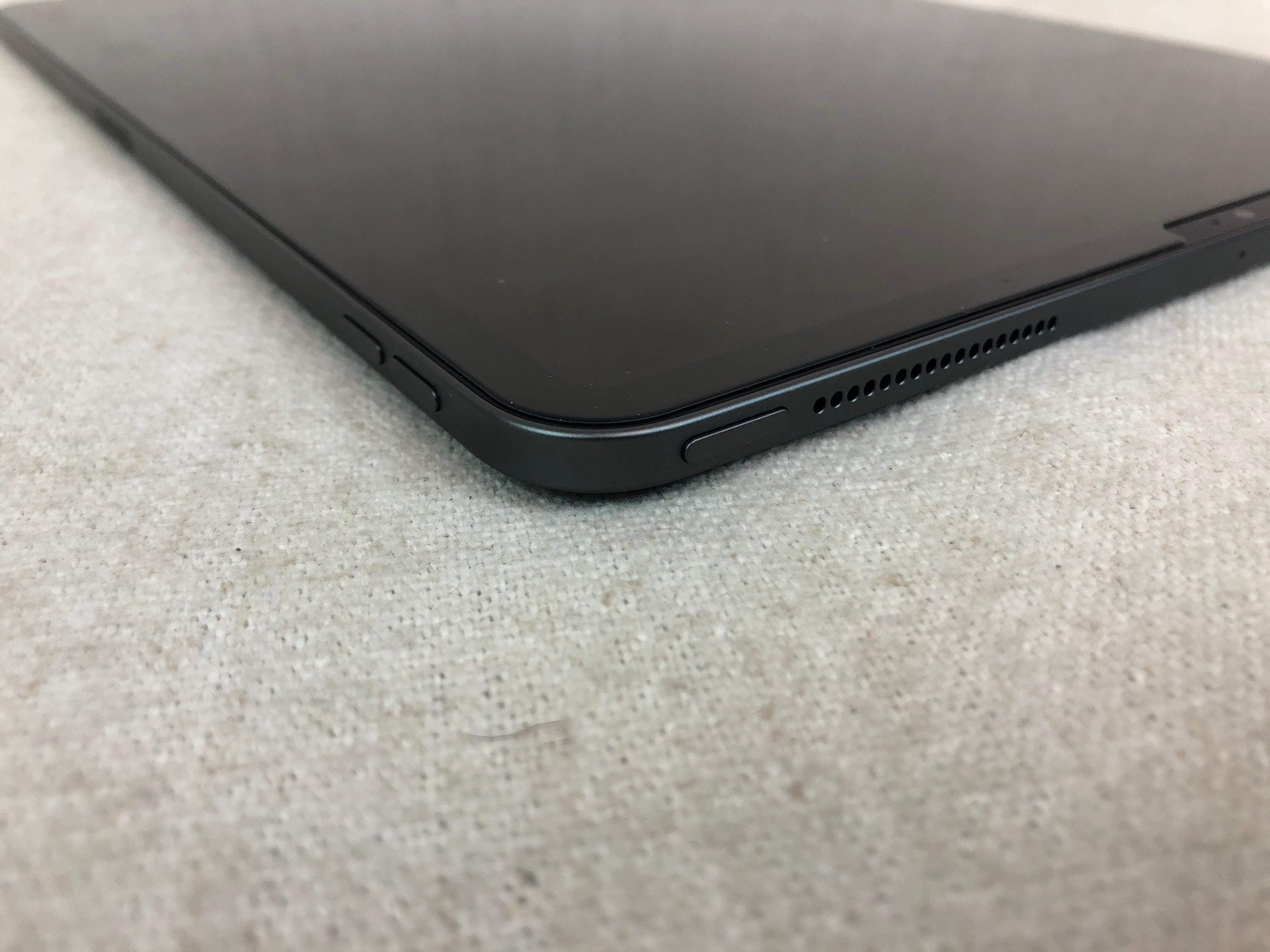 Apple iPad Pro Gen 3, A1876, 12.9”, Wi-Fi only, 4gb Ram, 64gb SSD