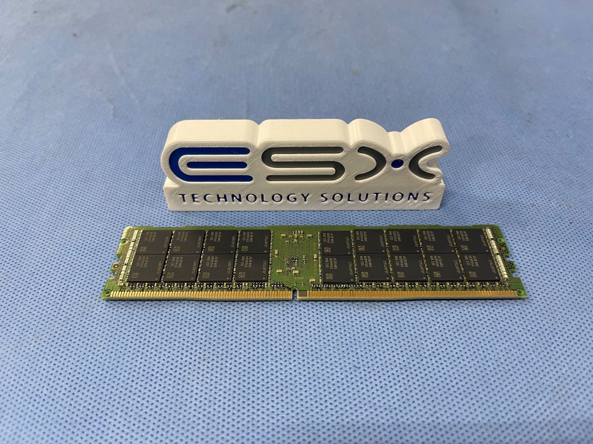 Samsung M393A8G40MB2-CVF 64GB 2Rx4 PC4-2933Y DDR4 ECC Server Memory DIMM