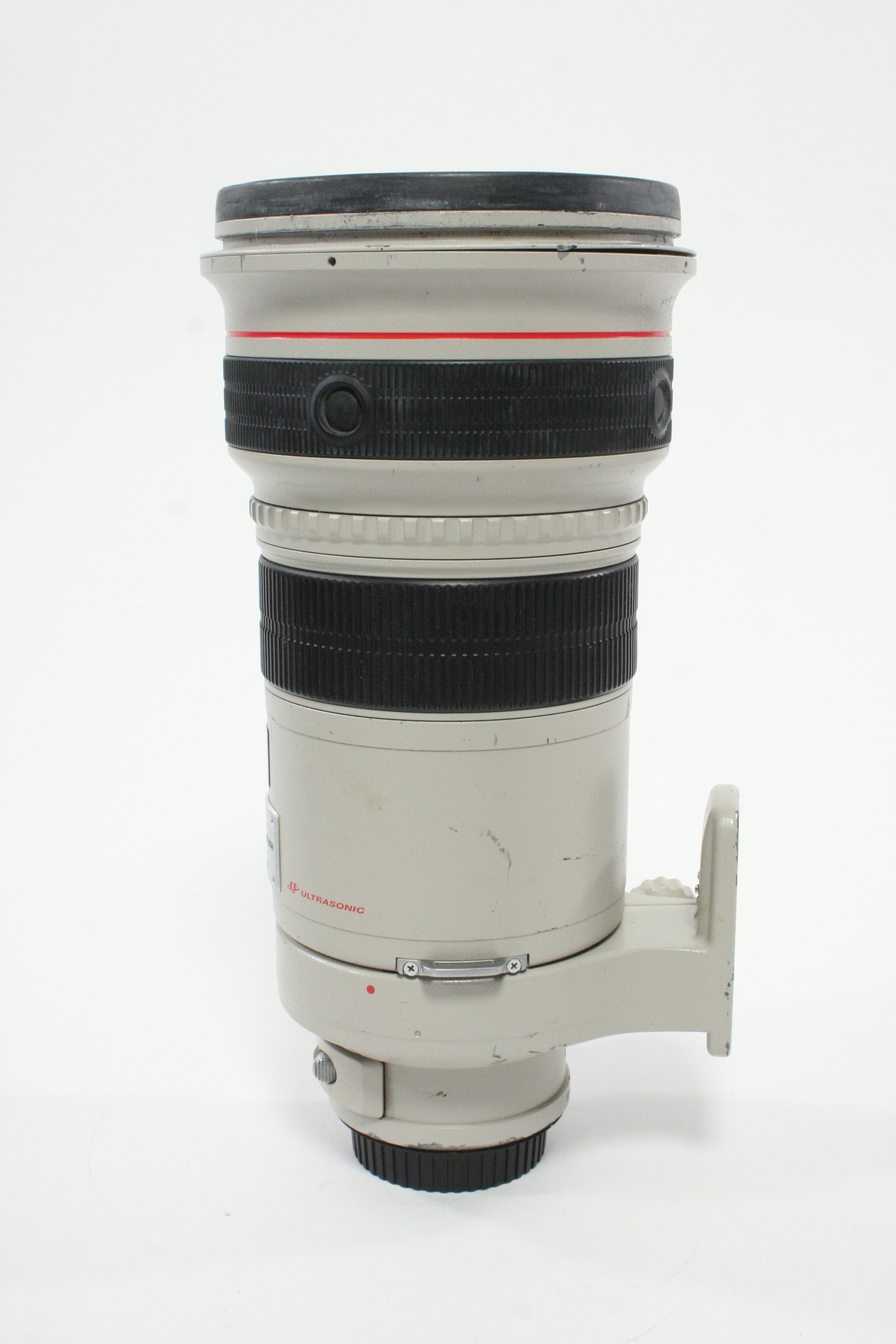 Canon 300mm f/2.8 L IS USM Lens for Canon EF Mount with Case for Parts or Repair