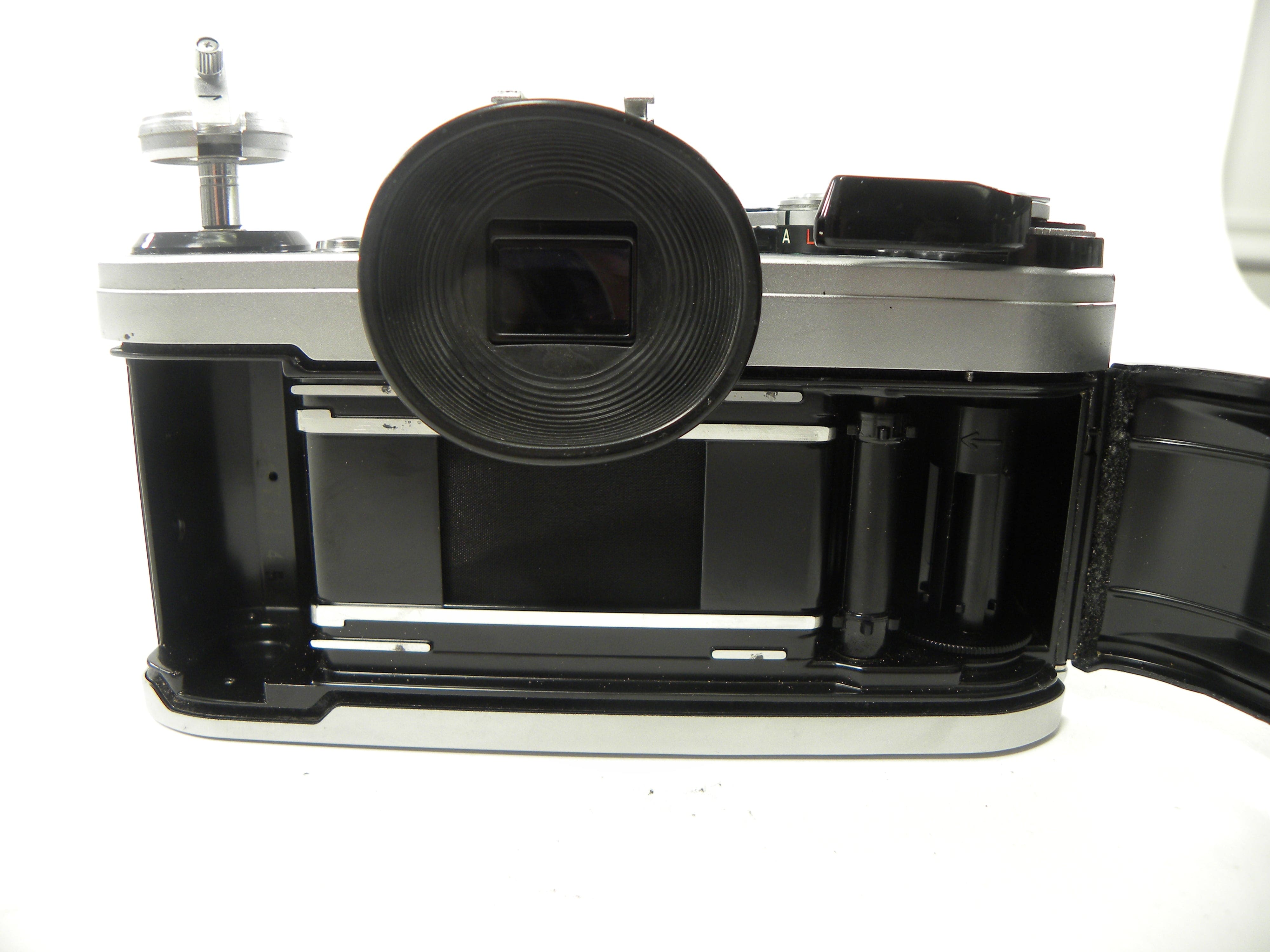 Canon AE-1 35mm SLR w/FD 35-70mm f3.5-4.5