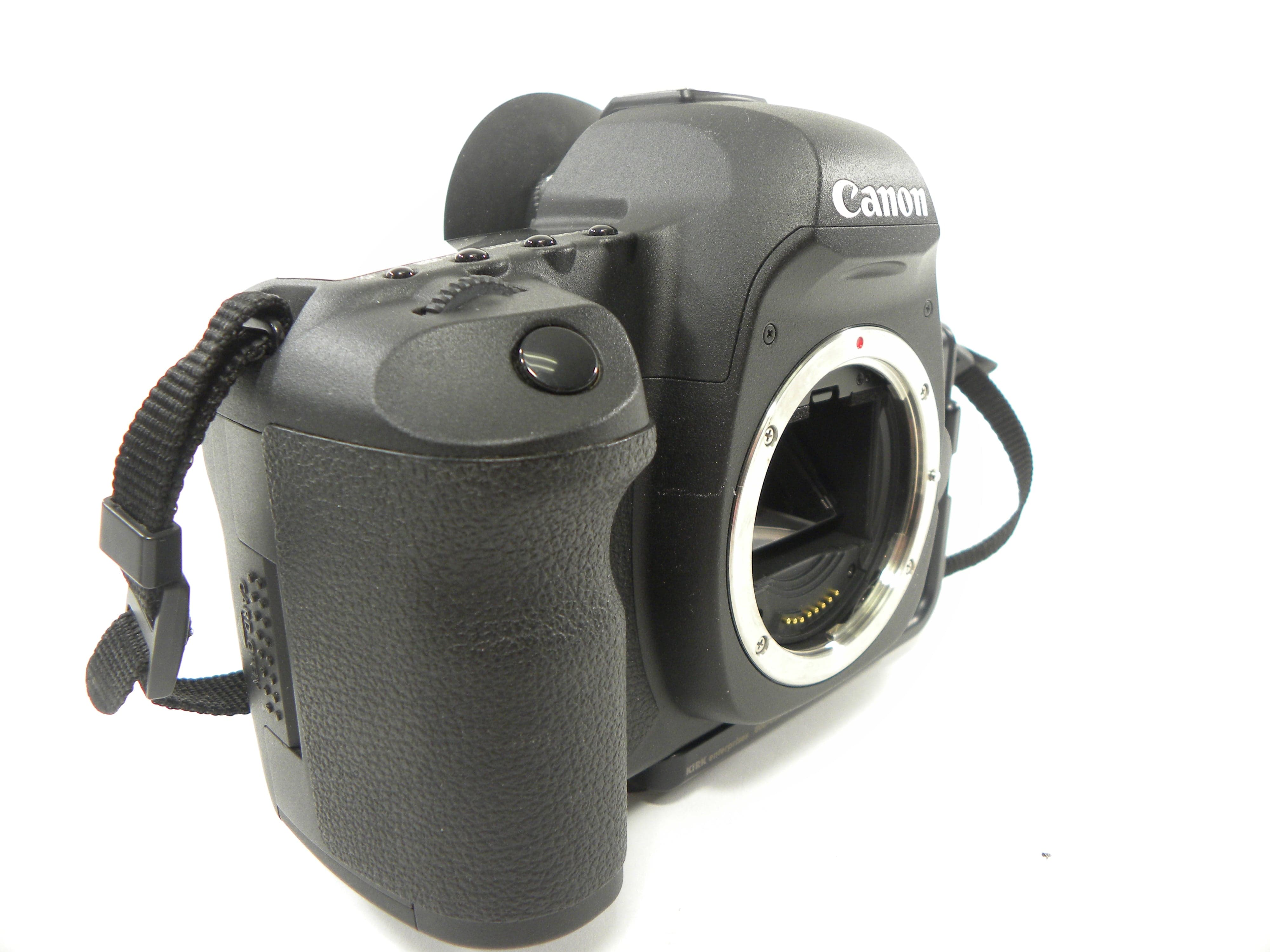 Canon EOS 5D Mark II 21.1mp Digital SLR Body Only Shutter Ct. 4,389